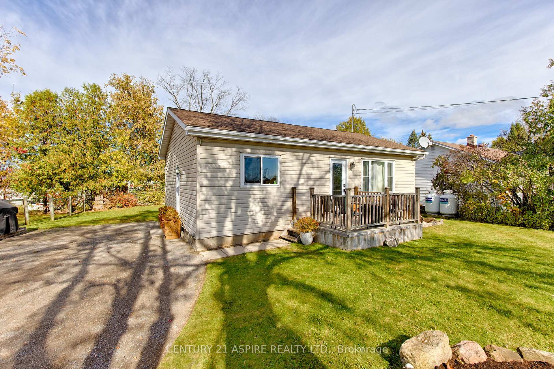 Photo 2 of 106 Forest Lea Road, Laurentian Valley, Laurentian Valley — HOMEH