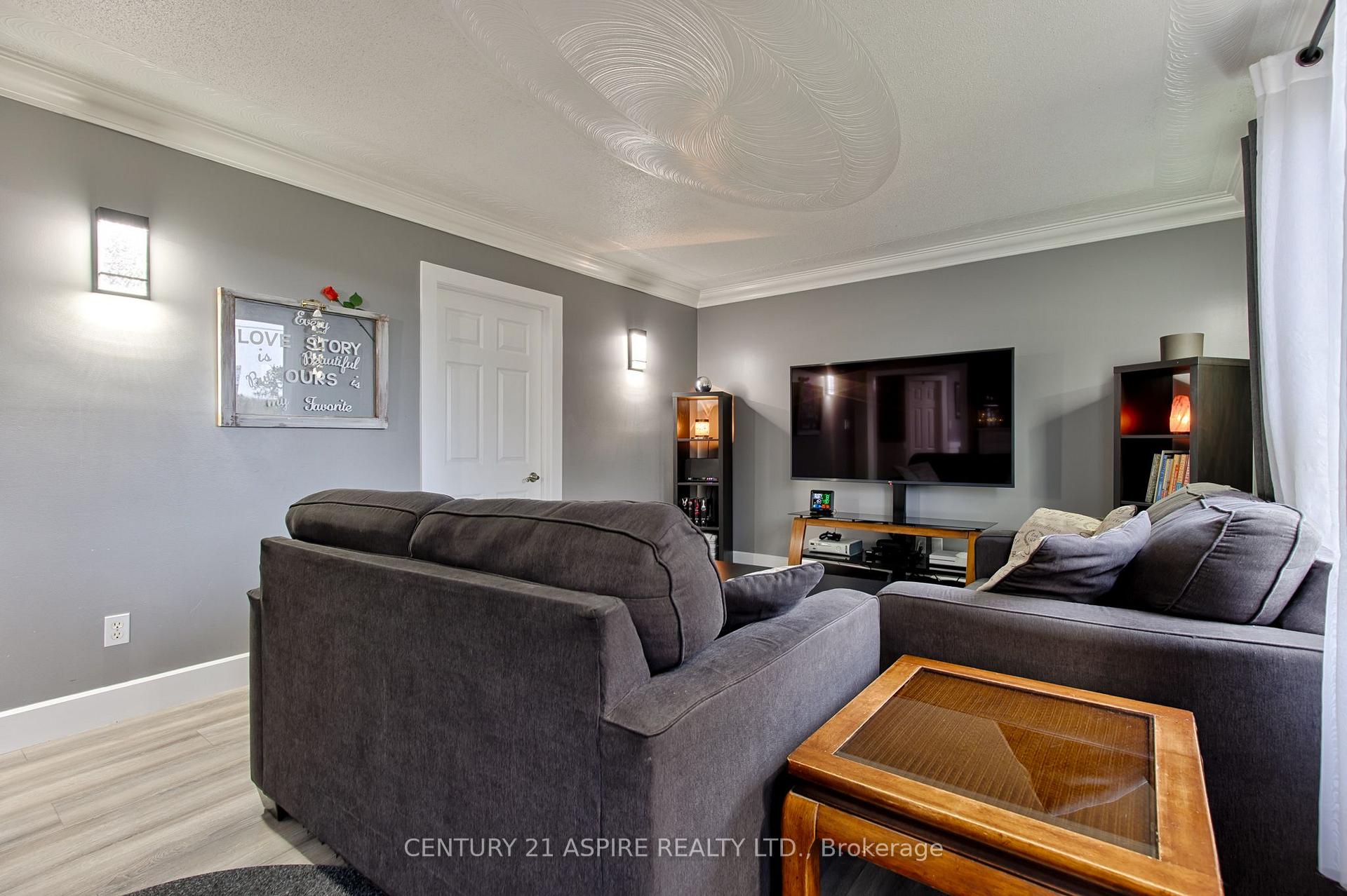 Photo 5 of 106 Forest Lea Road, Laurentian Valley, Laurentian Valley — HOMEH