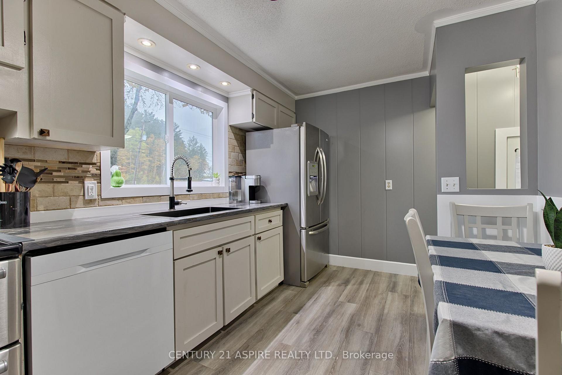 Photo 9 of 106 Forest Lea Road, Laurentian Valley, Laurentian Valley — HOMEH