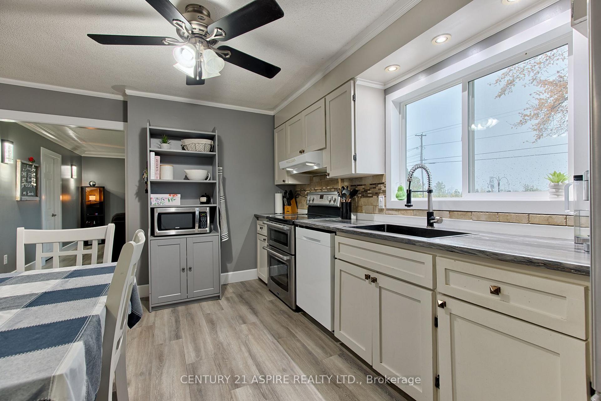 Photo 11 of 106 Forest Lea Road, Laurentian Valley, Laurentian Valley — HOMEH