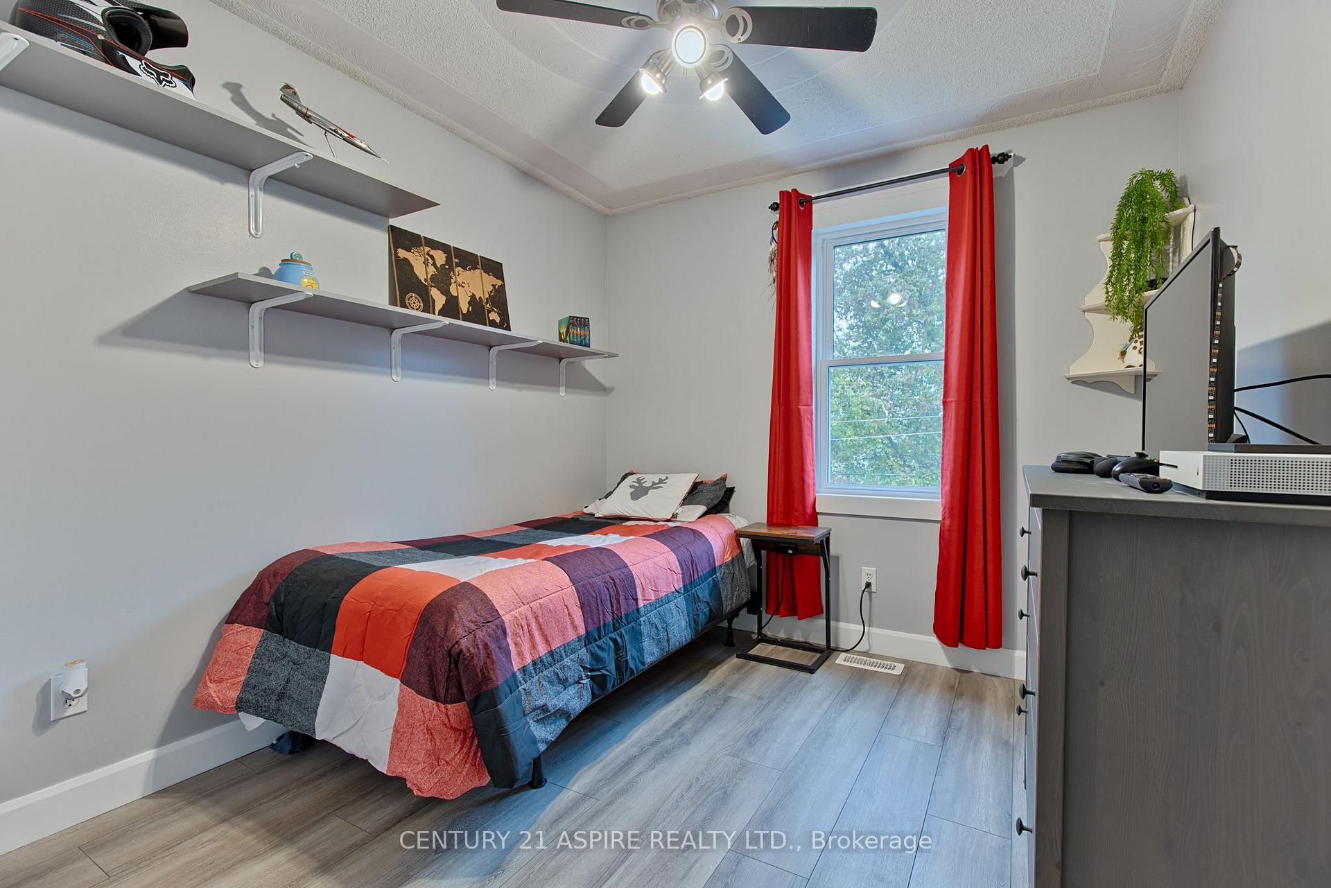 Photo 15 of 106 Forest Lea Road, Laurentian Valley, Laurentian Valley — HOMEH
