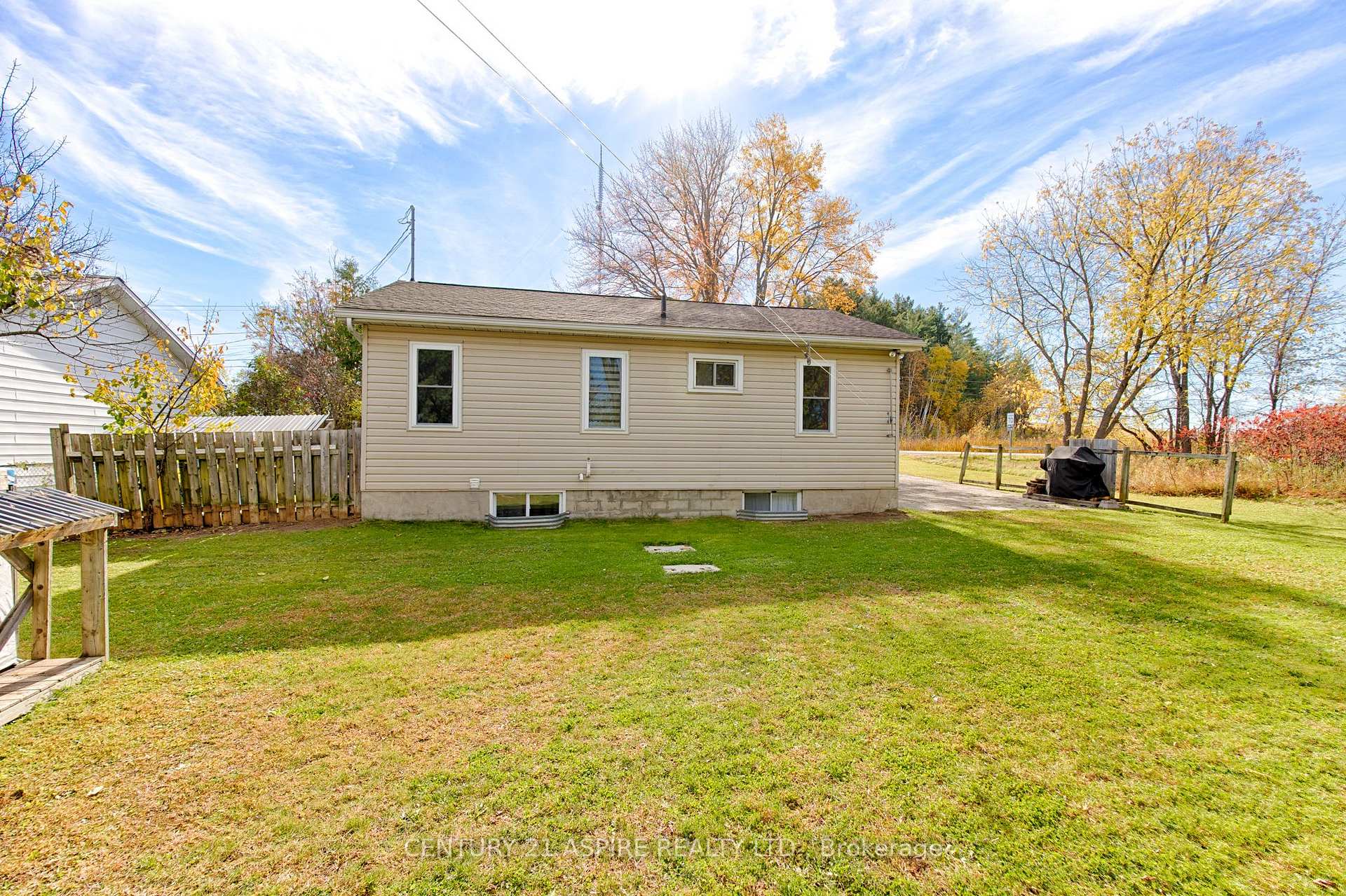 Photo 31 of 106 Forest Lea Road, Laurentian Valley, Laurentian Valley — HOMEH