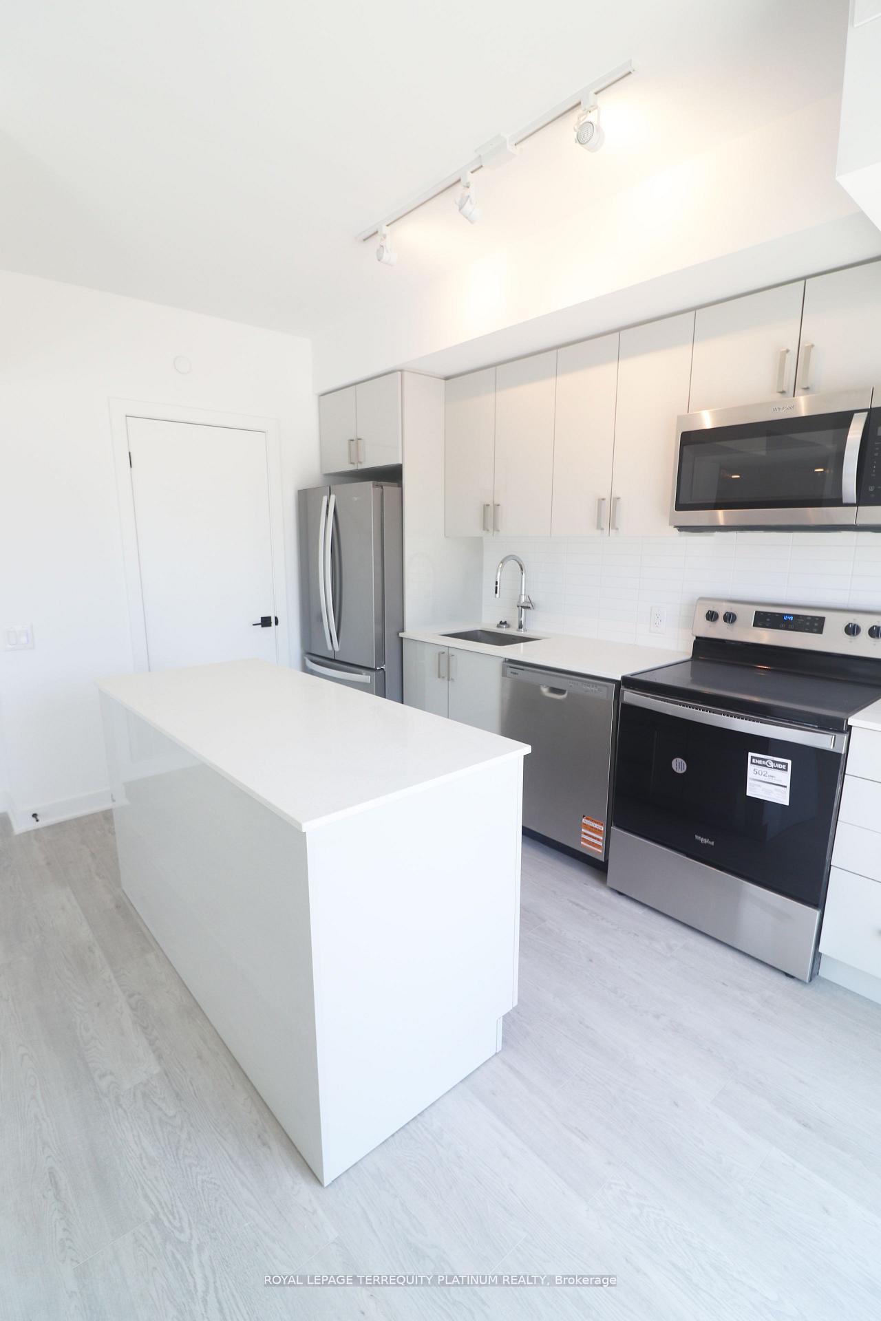 Photo 2 of Unit 111, 2782 Barton Street E, Hamilton, Riverdale — HOMEH
