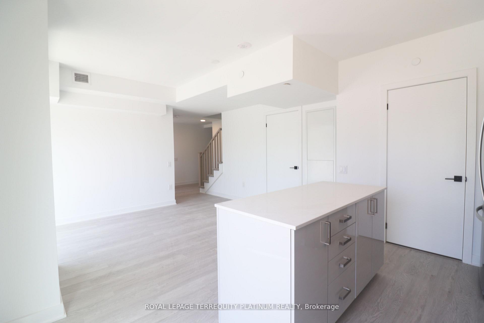 Photo 3 of Unit 111, 2782 Barton Street E, Hamilton, Riverdale — HOMEH