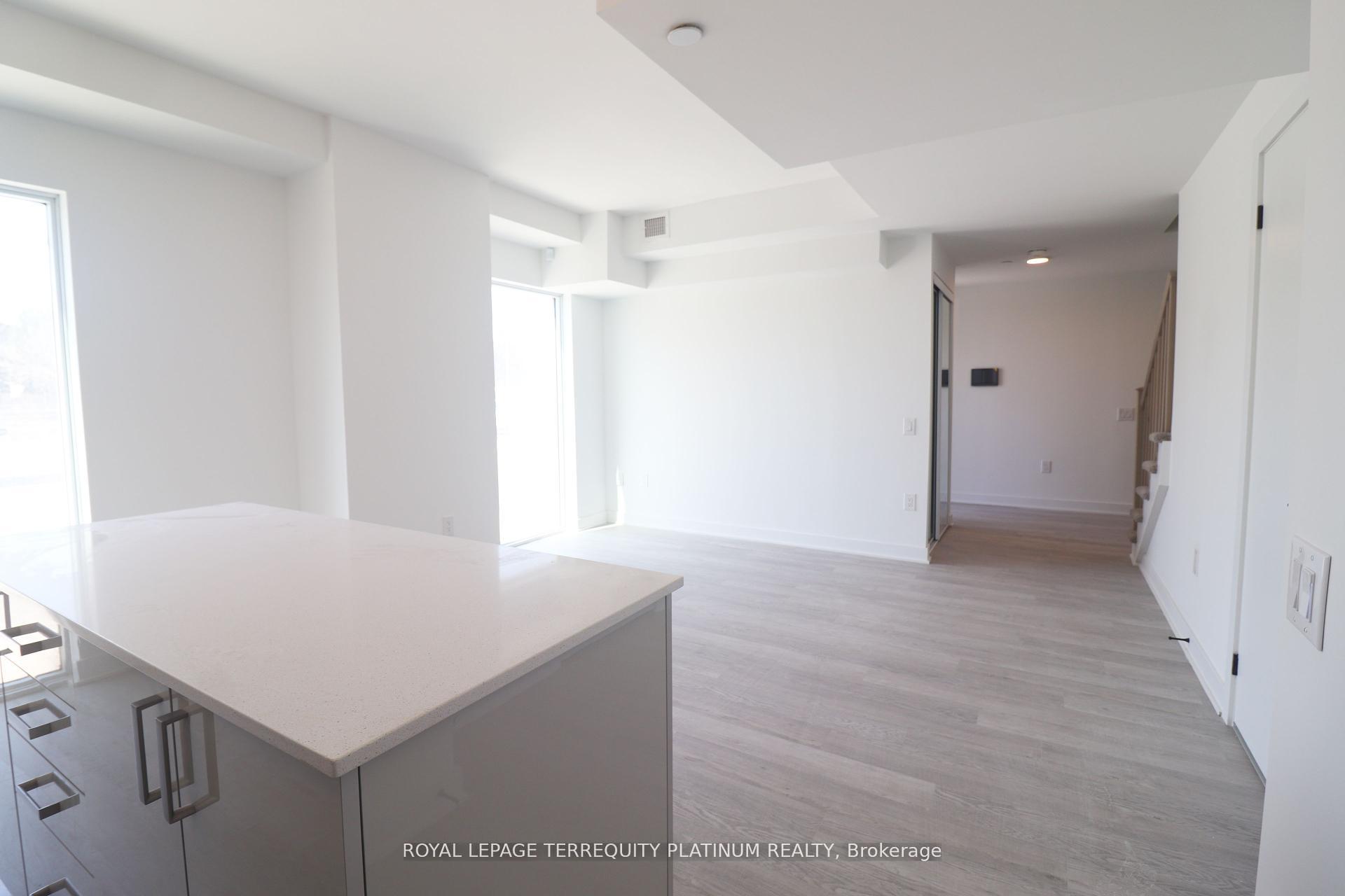 Photo 5 of Unit 111, 2782 Barton Street E, Hamilton, Riverdale — HOMEH