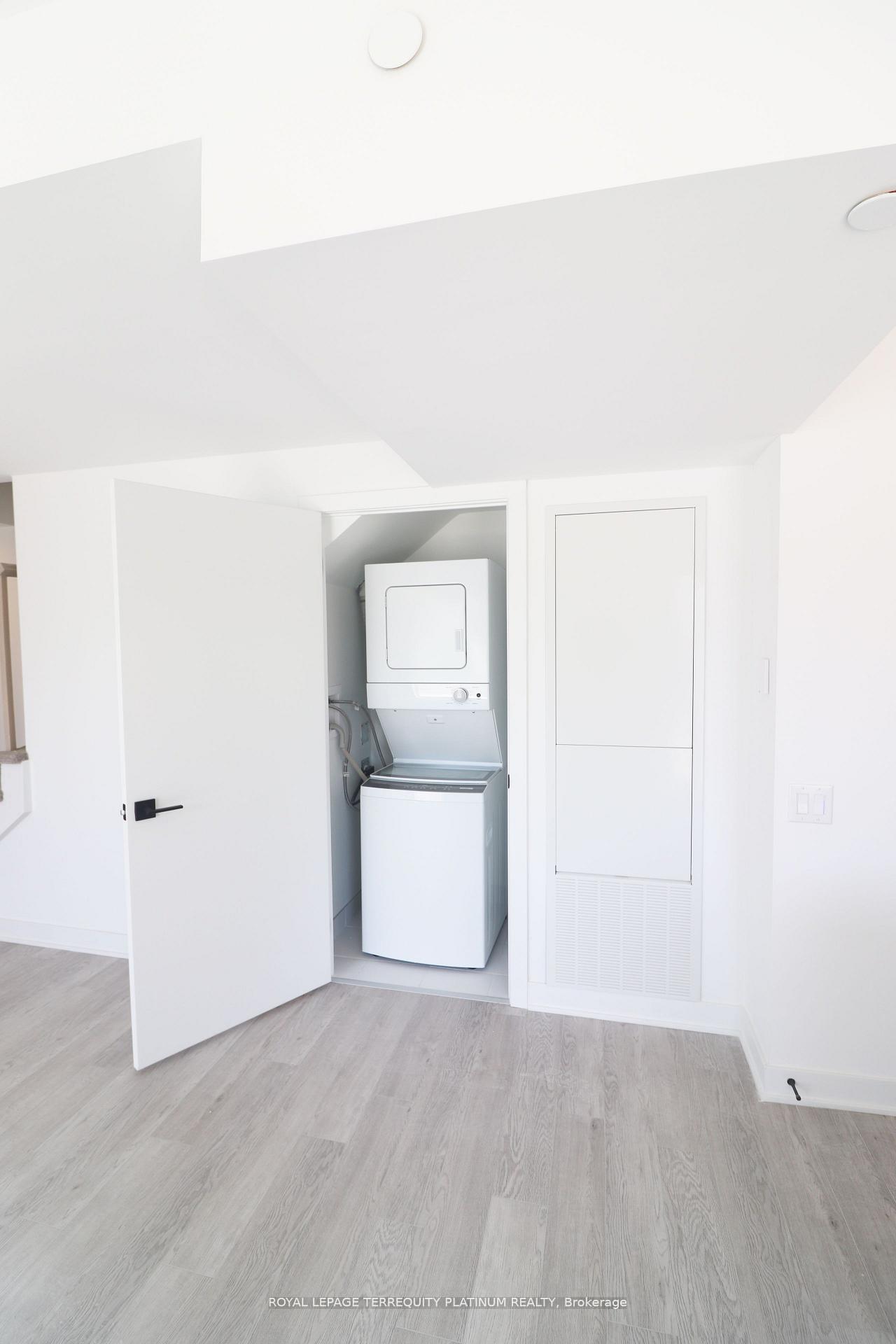 Photo 6 of Unit 111, 2782 Barton Street E, Hamilton, Riverdale — HOMEH
