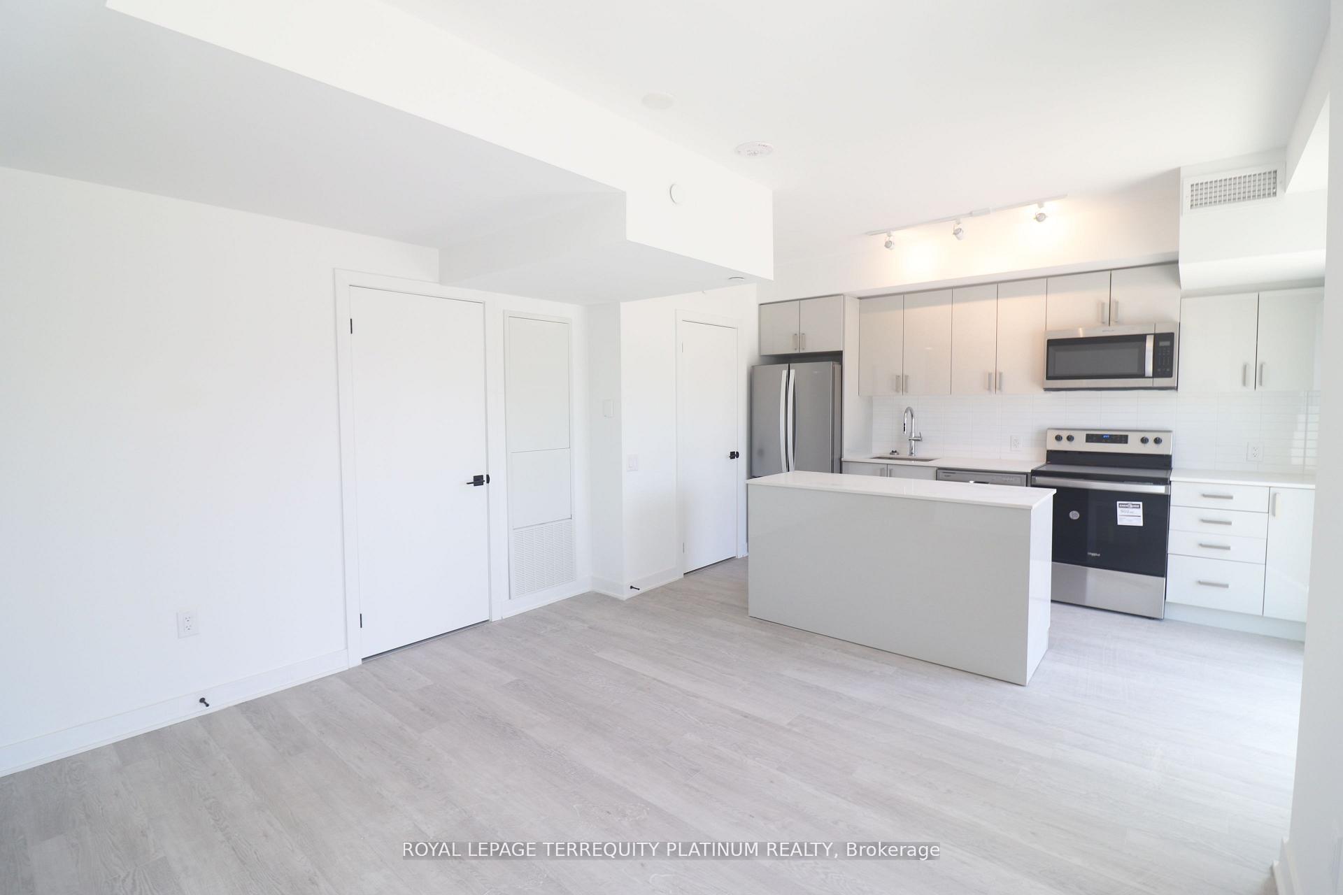 Photo 8 of Unit 111, 2782 Barton Street E, Hamilton, Riverdale — HOMEH