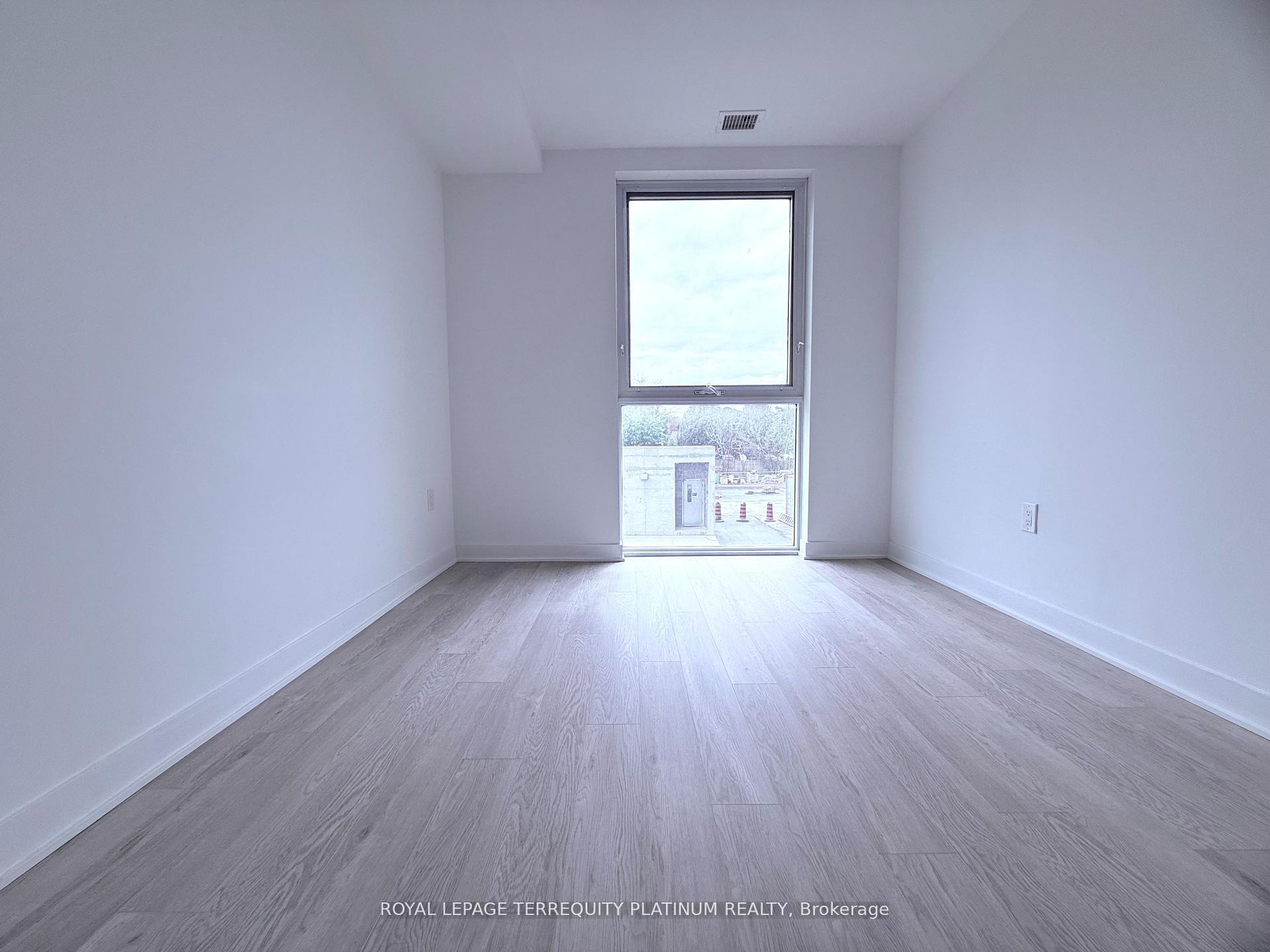 Photo 11 of Unit 111, 2782 Barton Street E, Hamilton, Riverdale — HOMEH