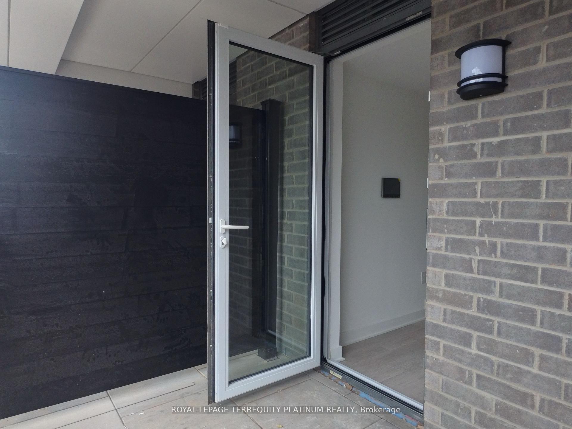 Photo 15 of Unit 111, 2782 Barton Street E, Hamilton, Riverdale — HOMEH