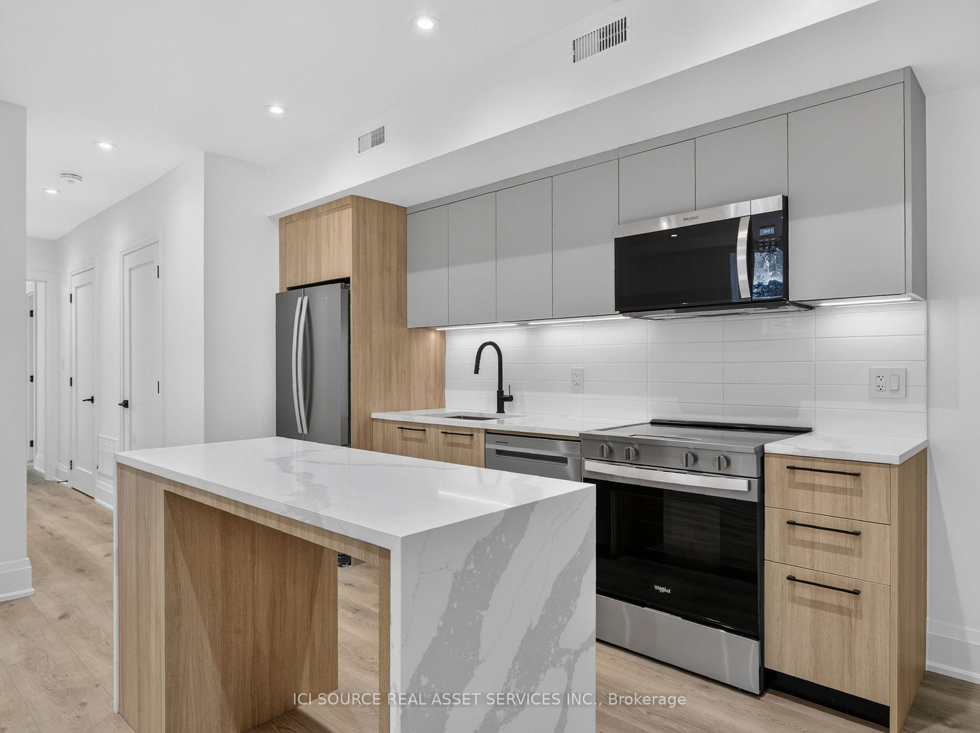Photo 5 of Unit Unit 5, 28 Norcross Road, North York, Clanton Park — HOMEH