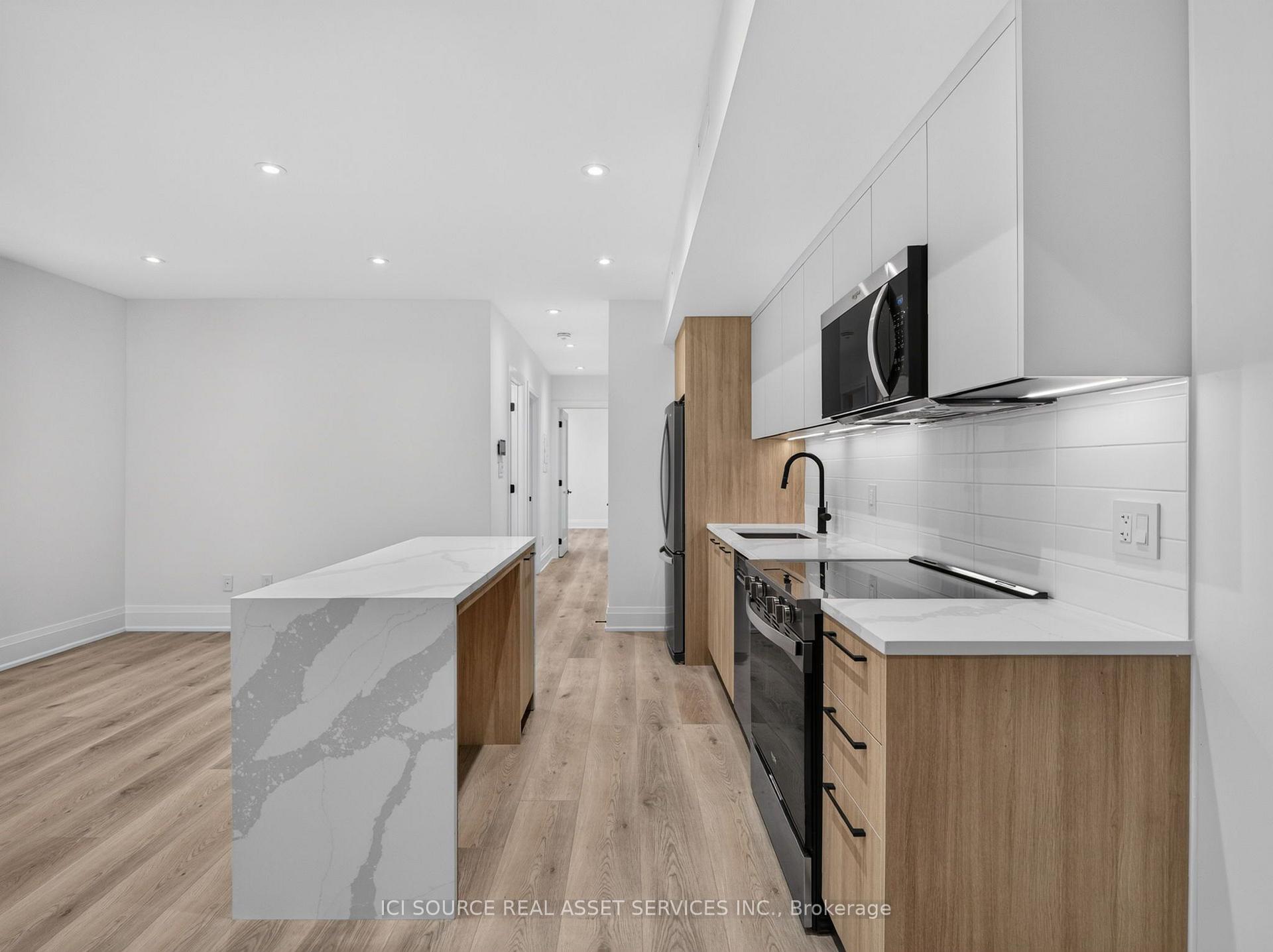 Photo 6 of Unit Unit 5, 28 Norcross Road, North York, Clanton Park — HOMEH