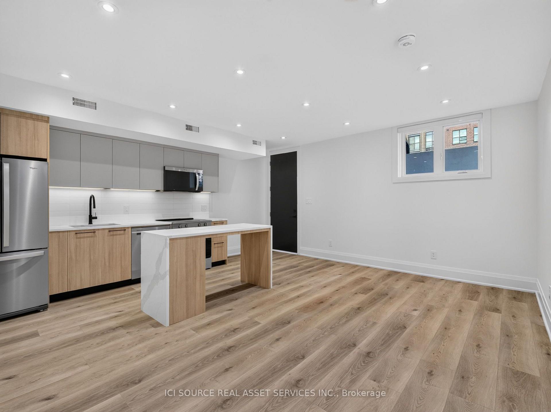 Photo 7 of Unit Unit 5, 28 Norcross Road, North York, Clanton Park — HOMEH