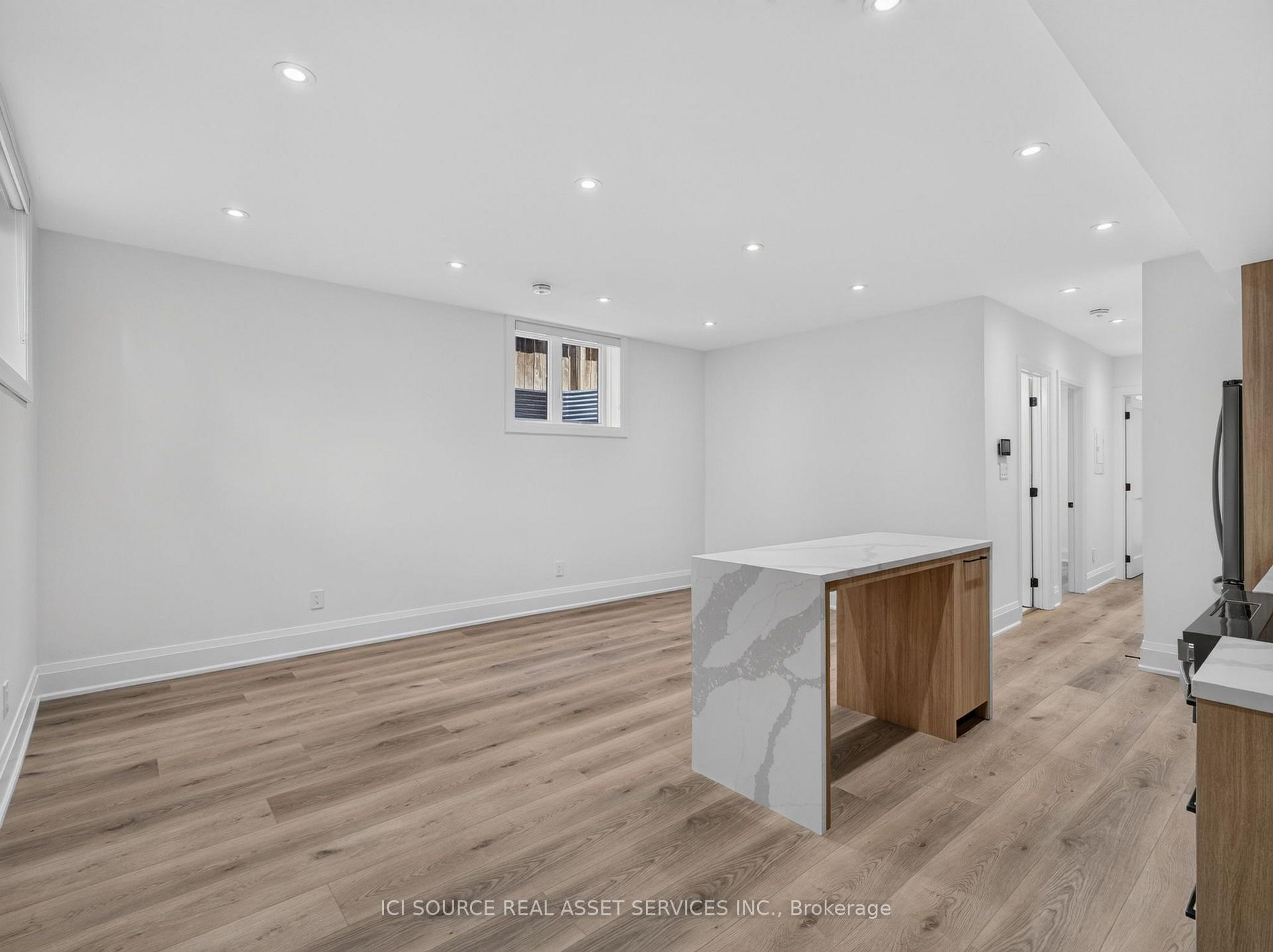 Photo 8 of Unit Unit 5, 28 Norcross Road, North York, Clanton Park — HOMEH