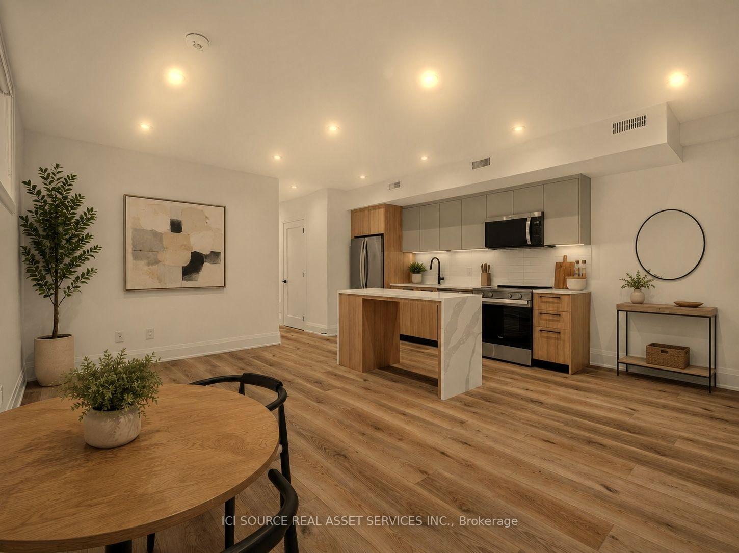 Photo 2 of Unit Unit 5, 28 Norcross Road, North York, Clanton Park — HOMEH