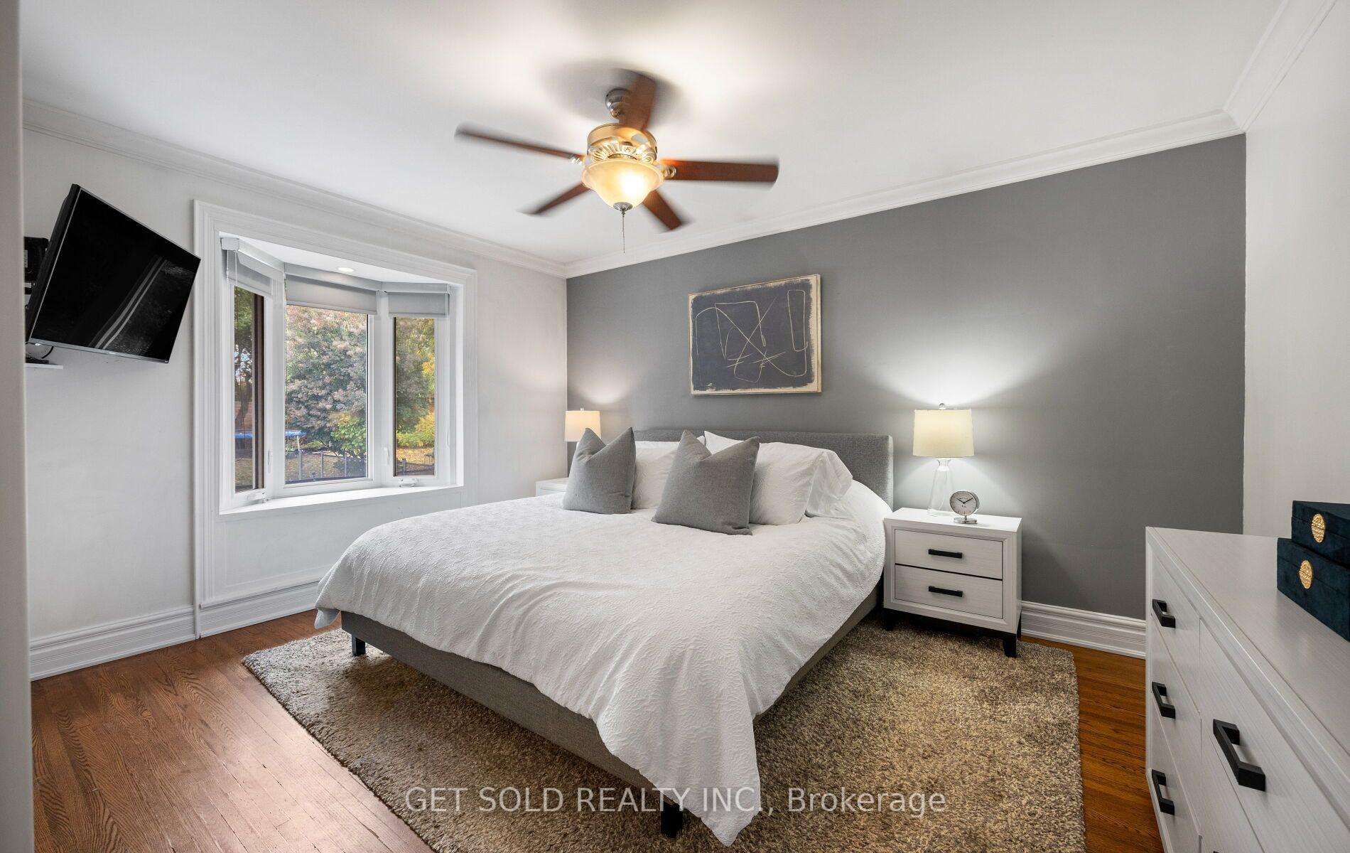 Photo 14 of 136 Prince George Drive, Etobicoke, Princess-Rosethorn — HOMEH