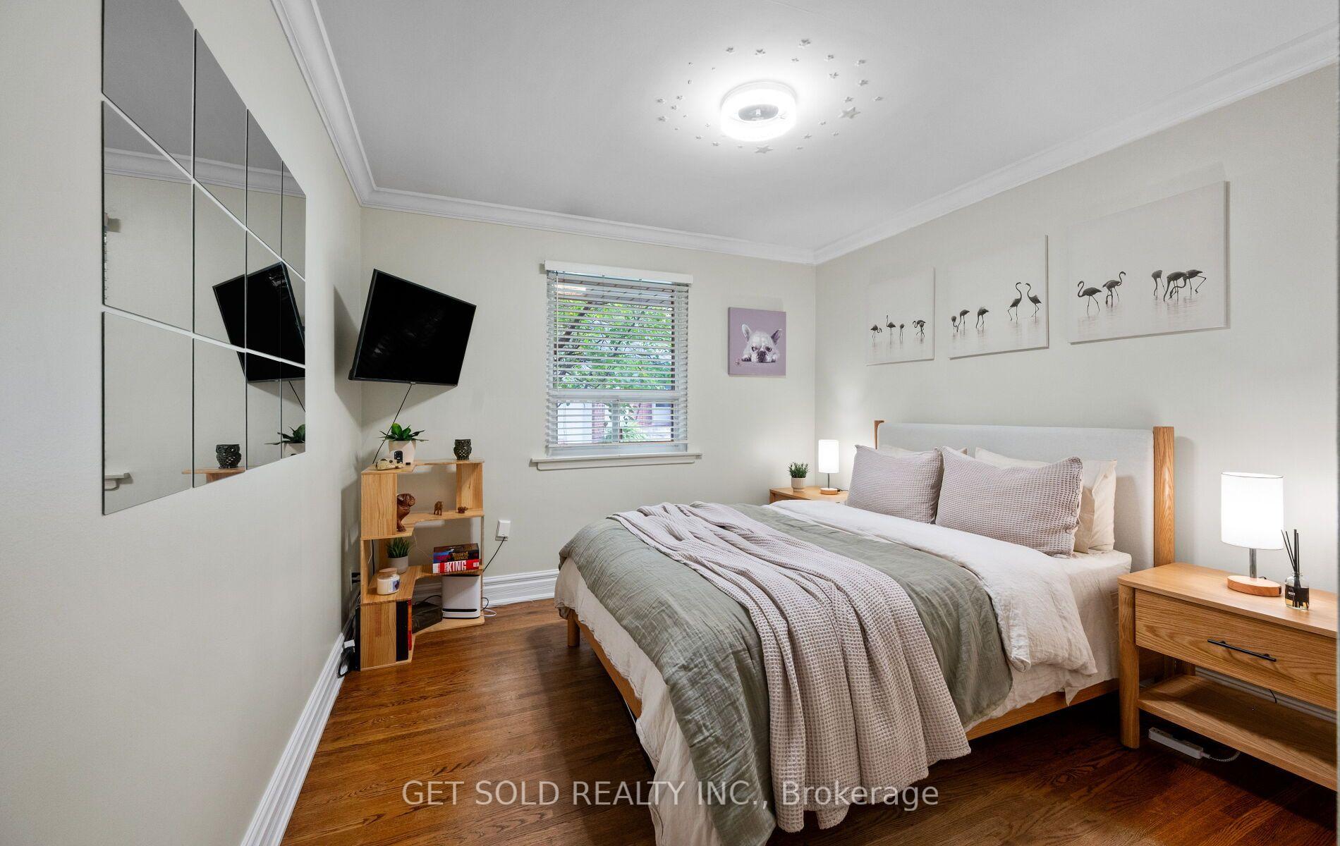 Photo 16 of 136 Prince George Drive, Etobicoke, Princess-Rosethorn — HOMEH
