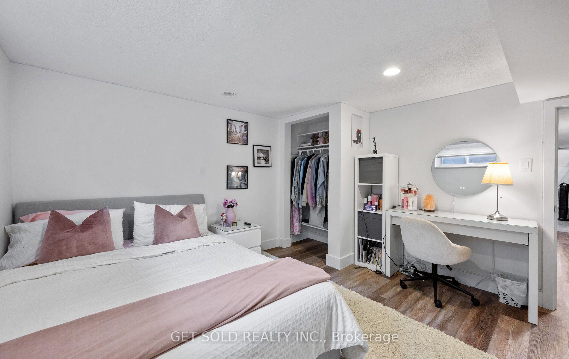 Photo 28 of 136 Prince George Drive, Etobicoke, Princess-Rosethorn — HOMEH