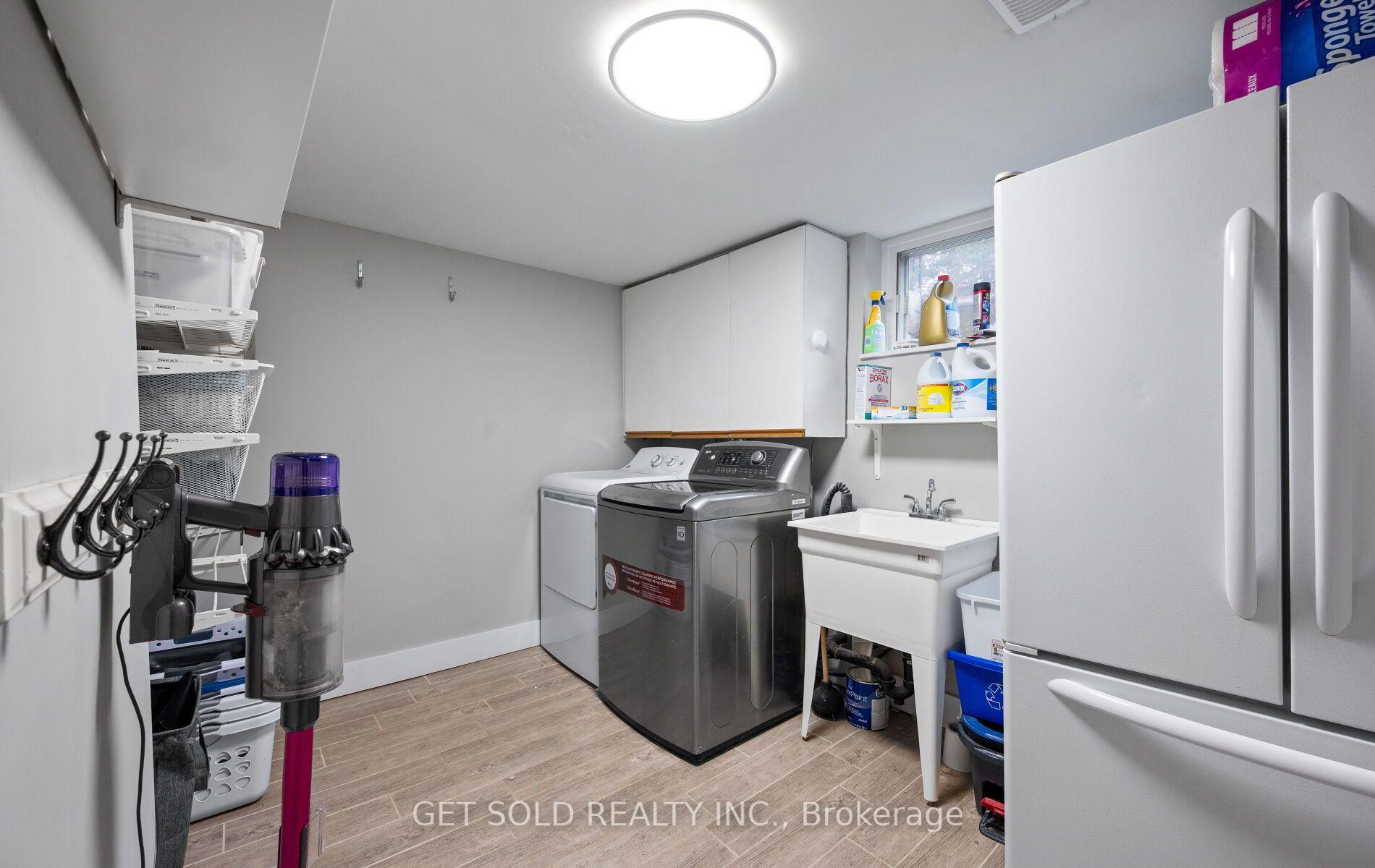 Photo 35 of 136 Prince George Drive, Etobicoke, Princess-Rosethorn — HOMEH