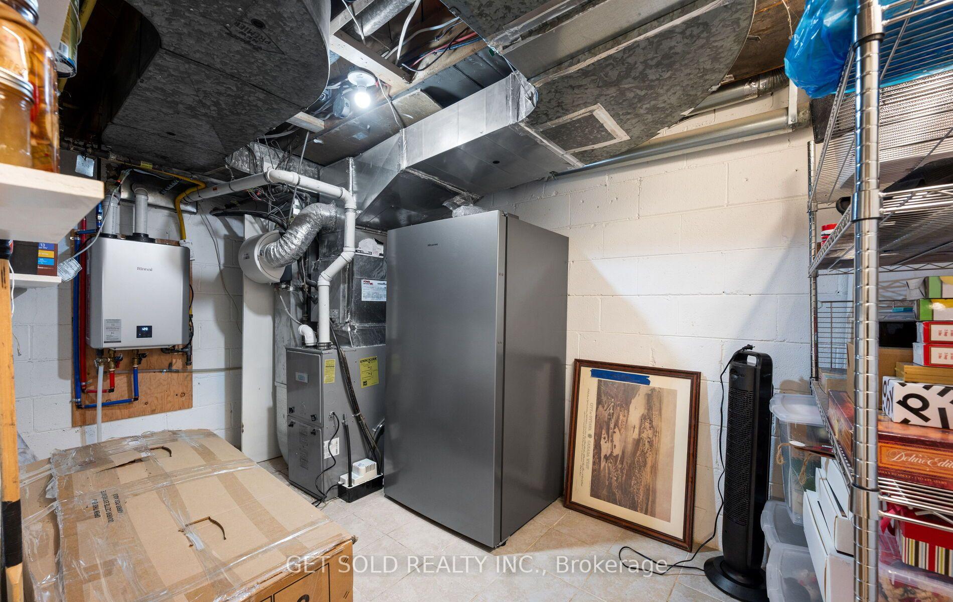 Photo 36 of 136 Prince George Drive, Etobicoke, Princess-Rosethorn — HOMEH