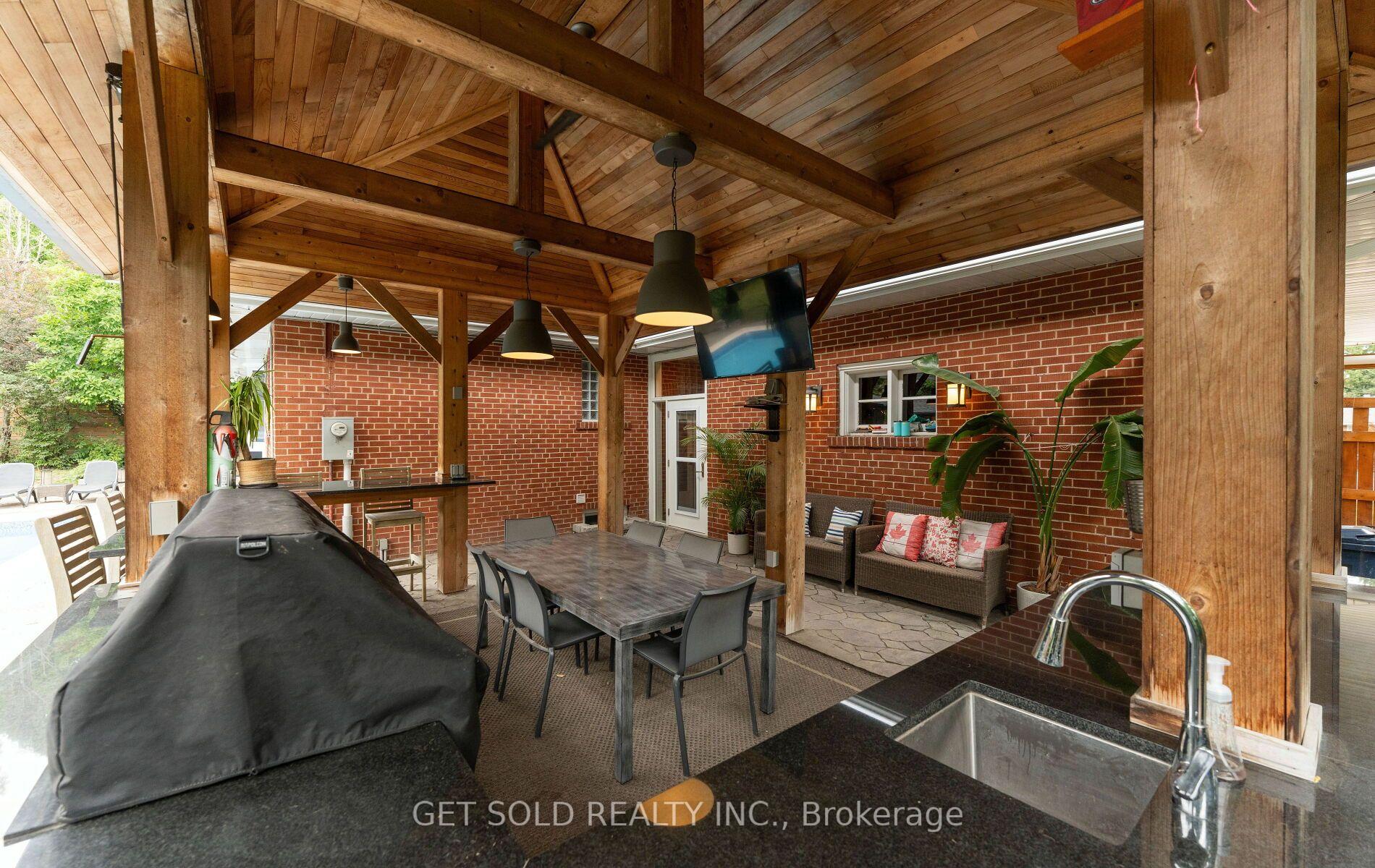 Photo 39 of 136 Prince George Drive, Etobicoke, Princess-Rosethorn — HOMEH