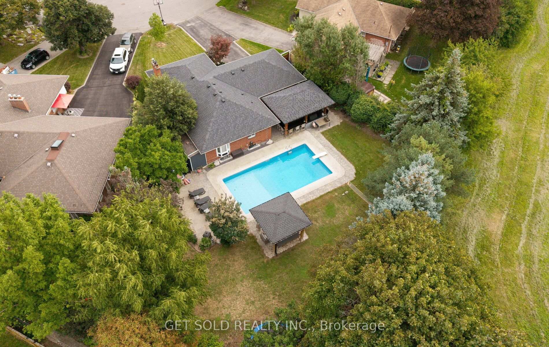 Photo 50 of 136 Prince George Drive, Etobicoke, Princess-Rosethorn — HOMEH