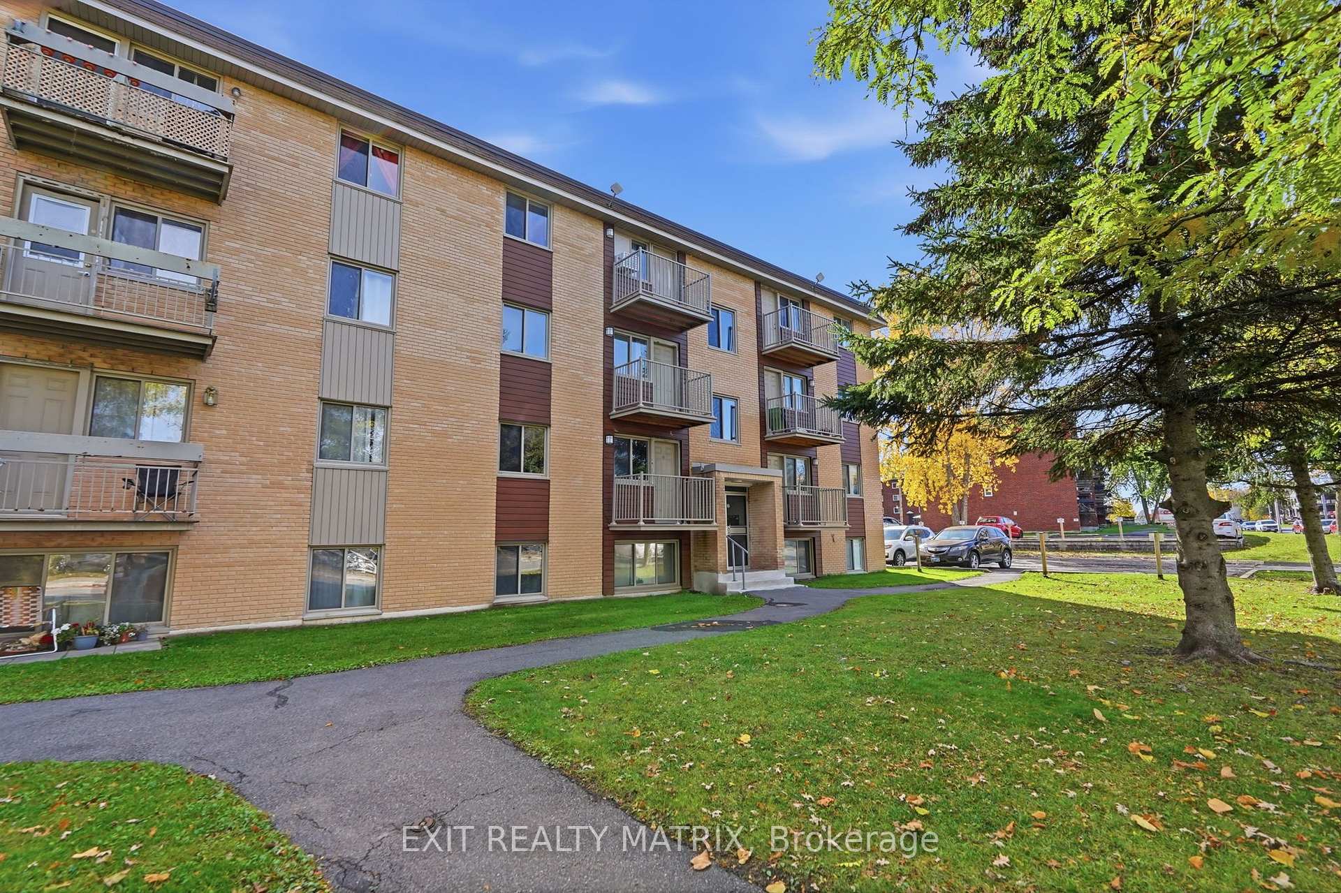 Photo of Unit 5, 1015 Cartier Boulevard