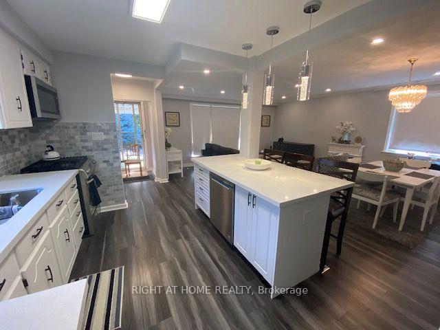 Photo 2 of 597 Parkside Drive, Oakville, West — HOMEH