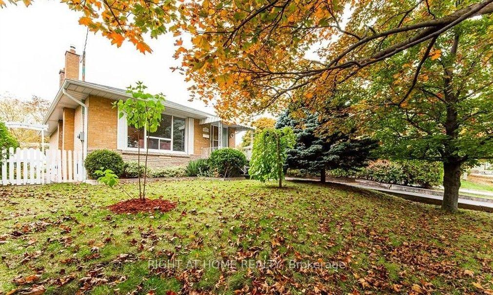 Photo 11 of 597 Parkside Drive, Oakville, West — HOMEH
