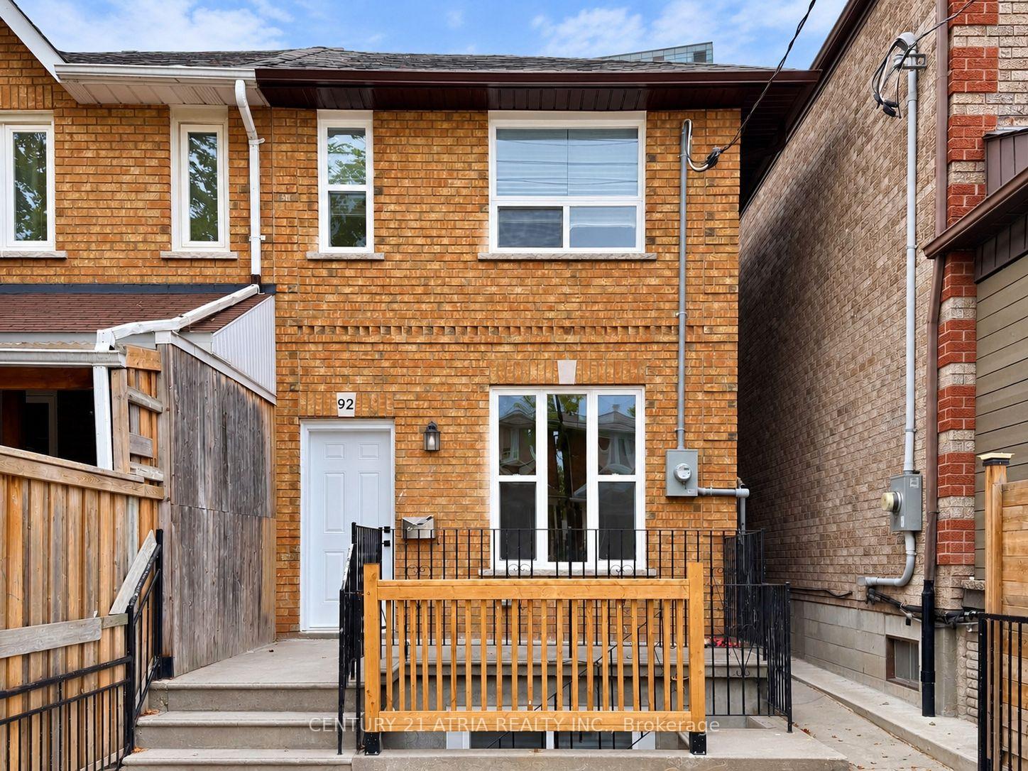 Photo 2 of Unit Lower, 92 Lappin Avenue, Toronto, Dovercourt-Wallace Emerson-Junction — HOMEH