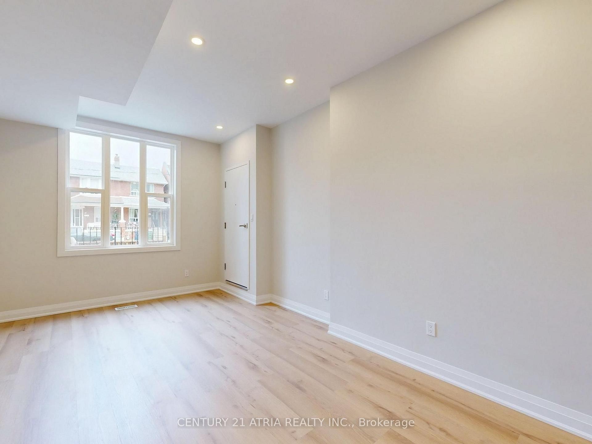 Photo 6 of Unit Lower, 92 Lappin Avenue, Toronto, Dovercourt-Wallace Emerson-Junction — HOMEH