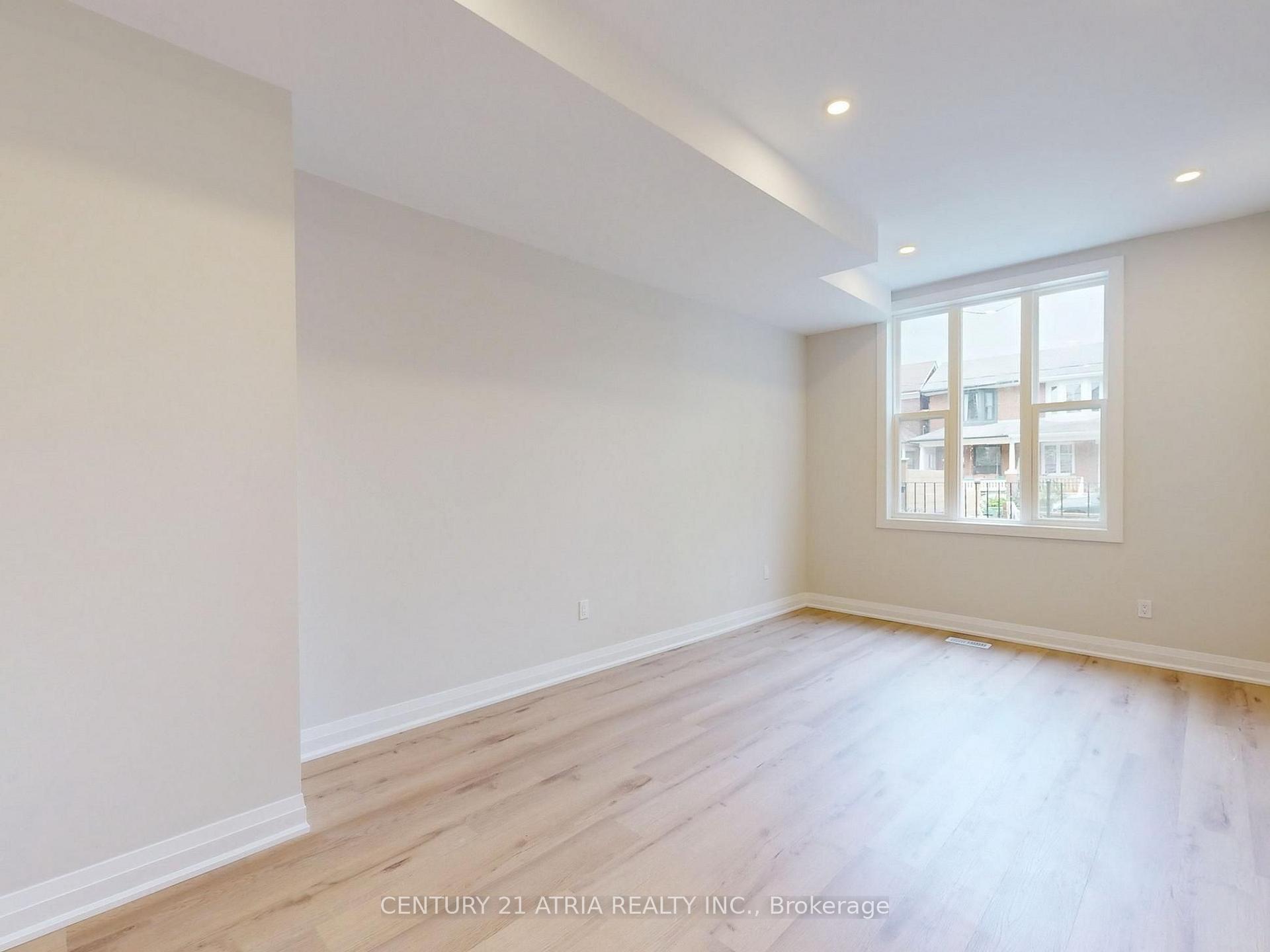 Photo 8 of Unit Lower, 92 Lappin Avenue, Toronto, Dovercourt-Wallace Emerson-Junction — HOMEH