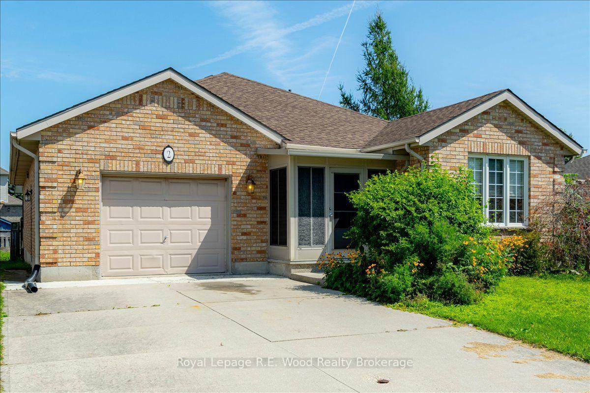 Photo 2 of 2 Oriole Crescent, Woodstock, Woodstock - North — HOMEH