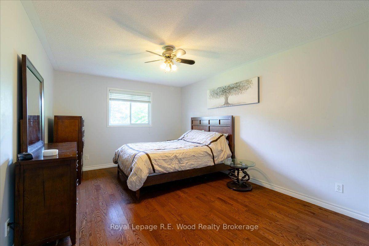 Photo 12 of 2 Oriole Crescent, Woodstock, Woodstock - North — HOMEH