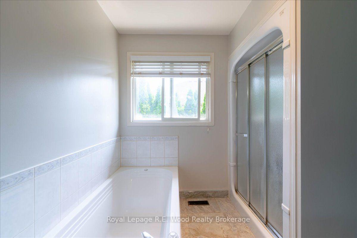 Photo 15 of 2 Oriole Crescent, Woodstock, Woodstock - North — HOMEH