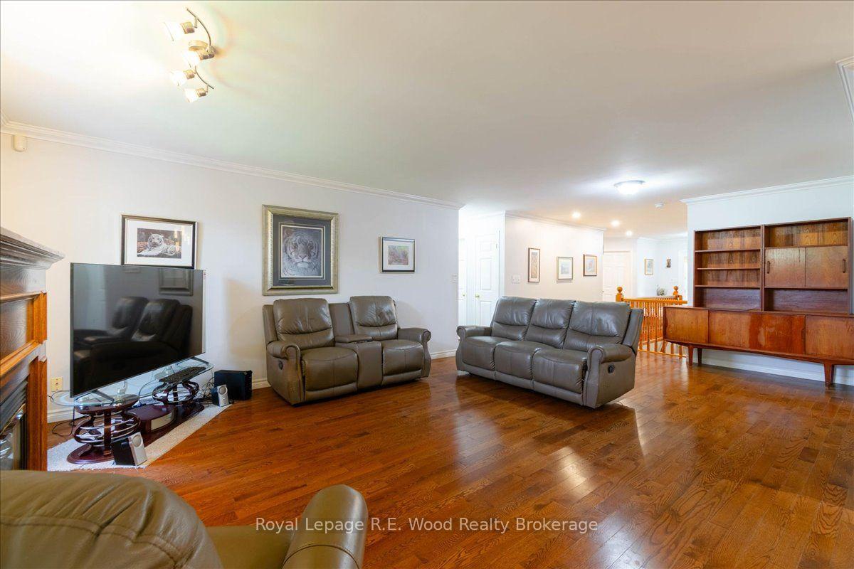Photo 18 of 2 Oriole Crescent, Woodstock, Woodstock - North — HOMEH