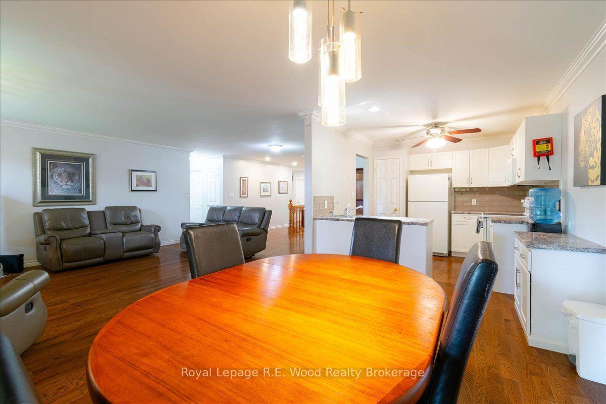 Photo 24 of 2 Oriole Crescent, Woodstock, Woodstock - North — HOMEH