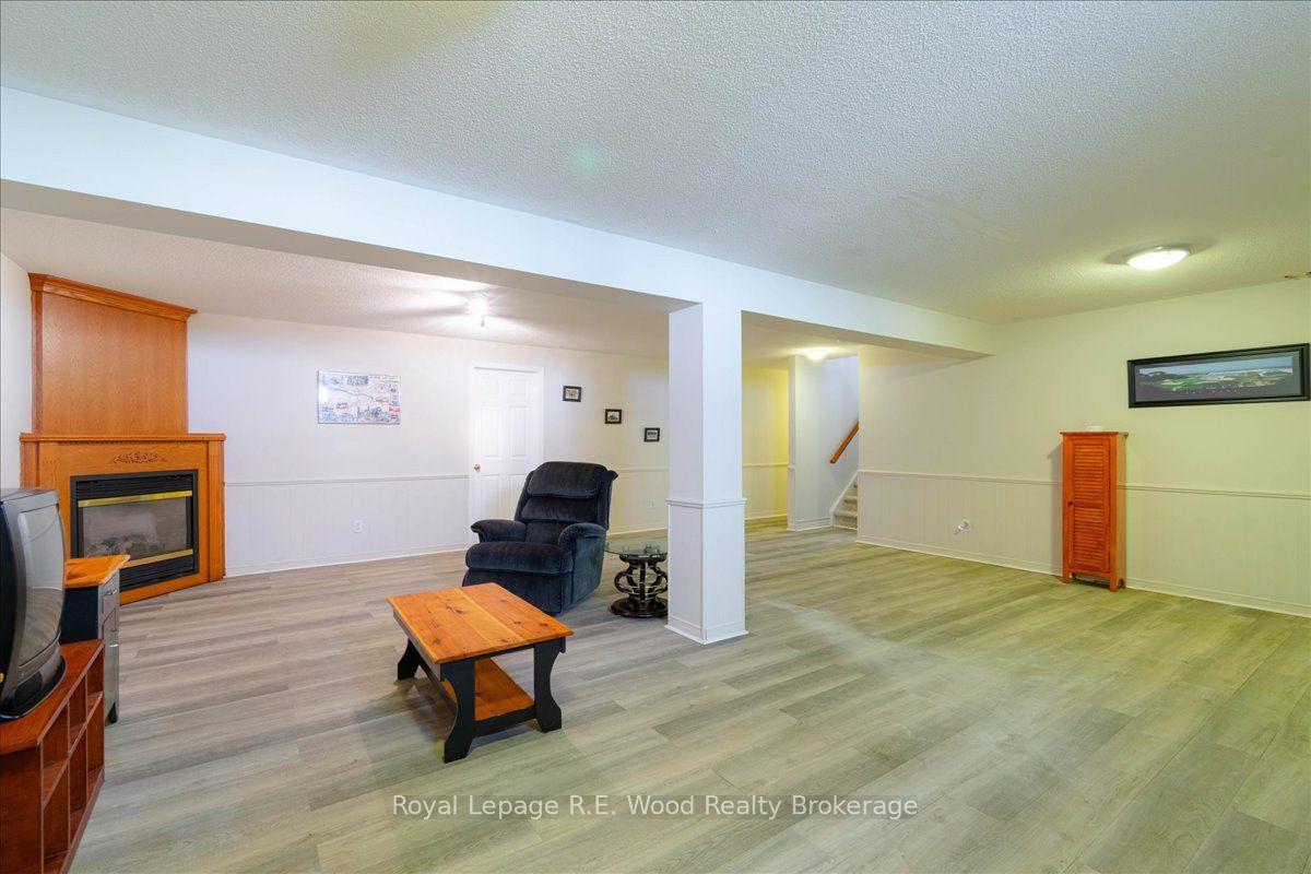Photo 27 of 2 Oriole Crescent, Woodstock, Woodstock - North — HOMEH