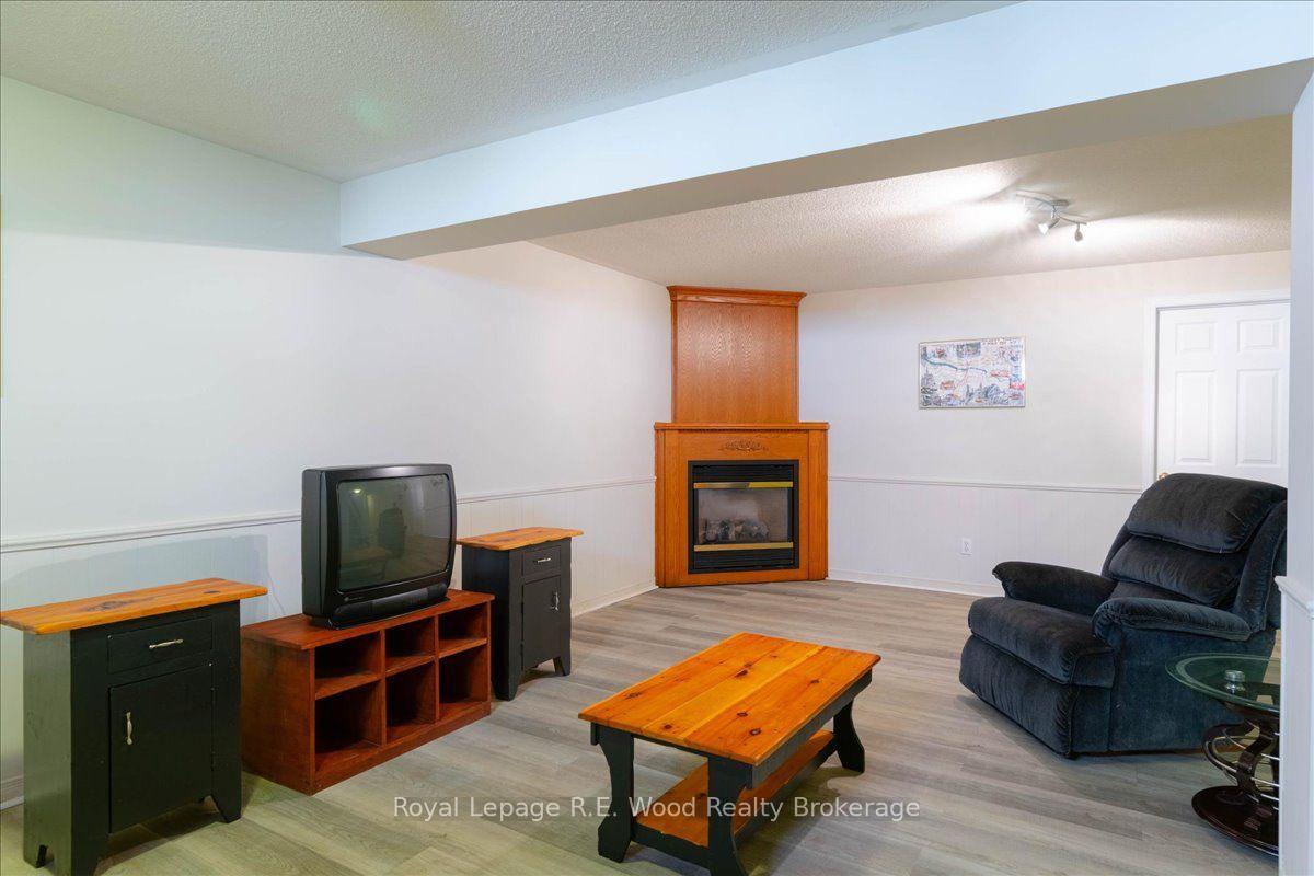 Photo 29 of 2 Oriole Crescent, Woodstock, Woodstock - North — HOMEH