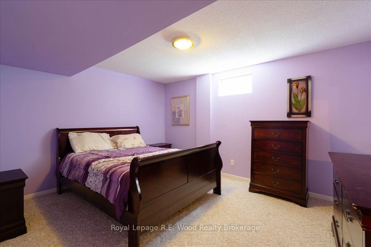 Photo 31 of 2 Oriole Crescent, Woodstock, Woodstock - North — HOMEH