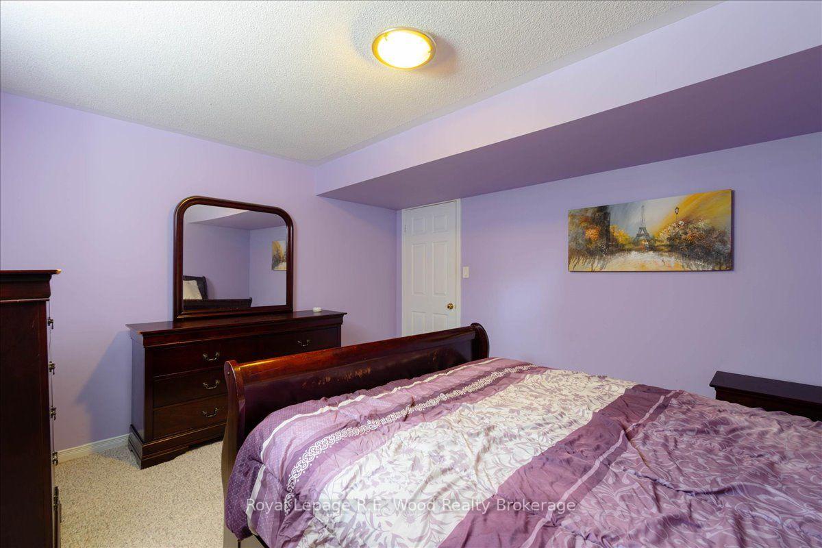 Photo 32 of 2 Oriole Crescent, Woodstock, Woodstock - North — HOMEH