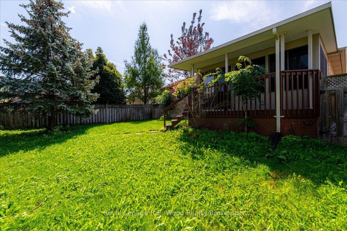 Photo 39 of 2 Oriole Crescent, Woodstock, Woodstock - North — HOMEH