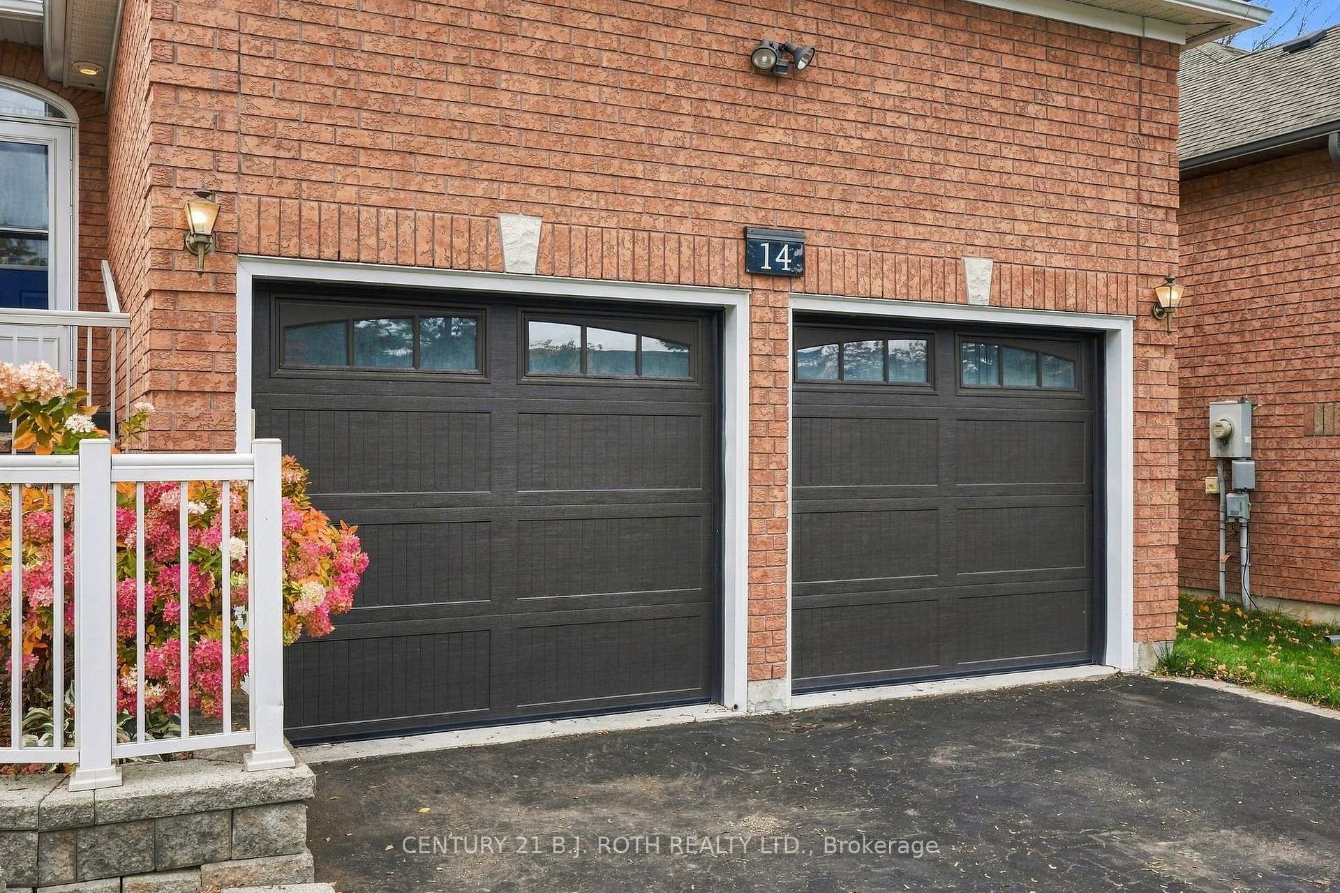 Photo 3 of 14 Bloxham Place, Barrie, Bayshore — HOMEH