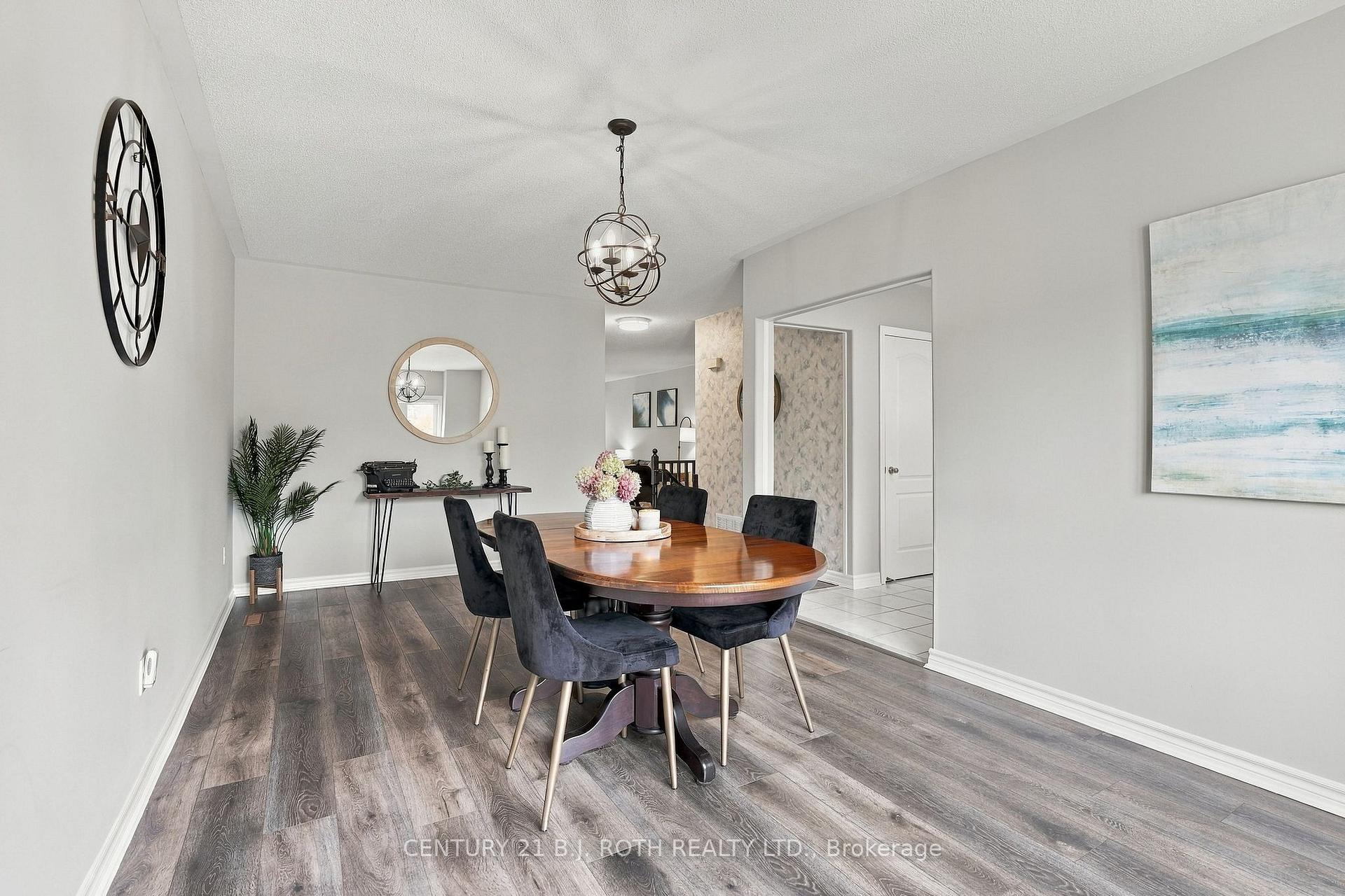 Photo 6 of 14 Bloxham Place, Barrie, Bayshore — HOMEH