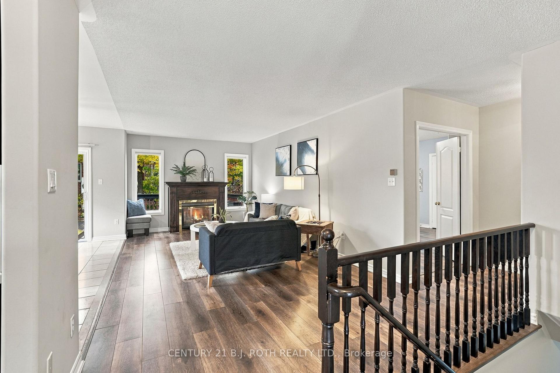 Photo 7 of 14 Bloxham Place, Barrie, Bayshore — HOMEH