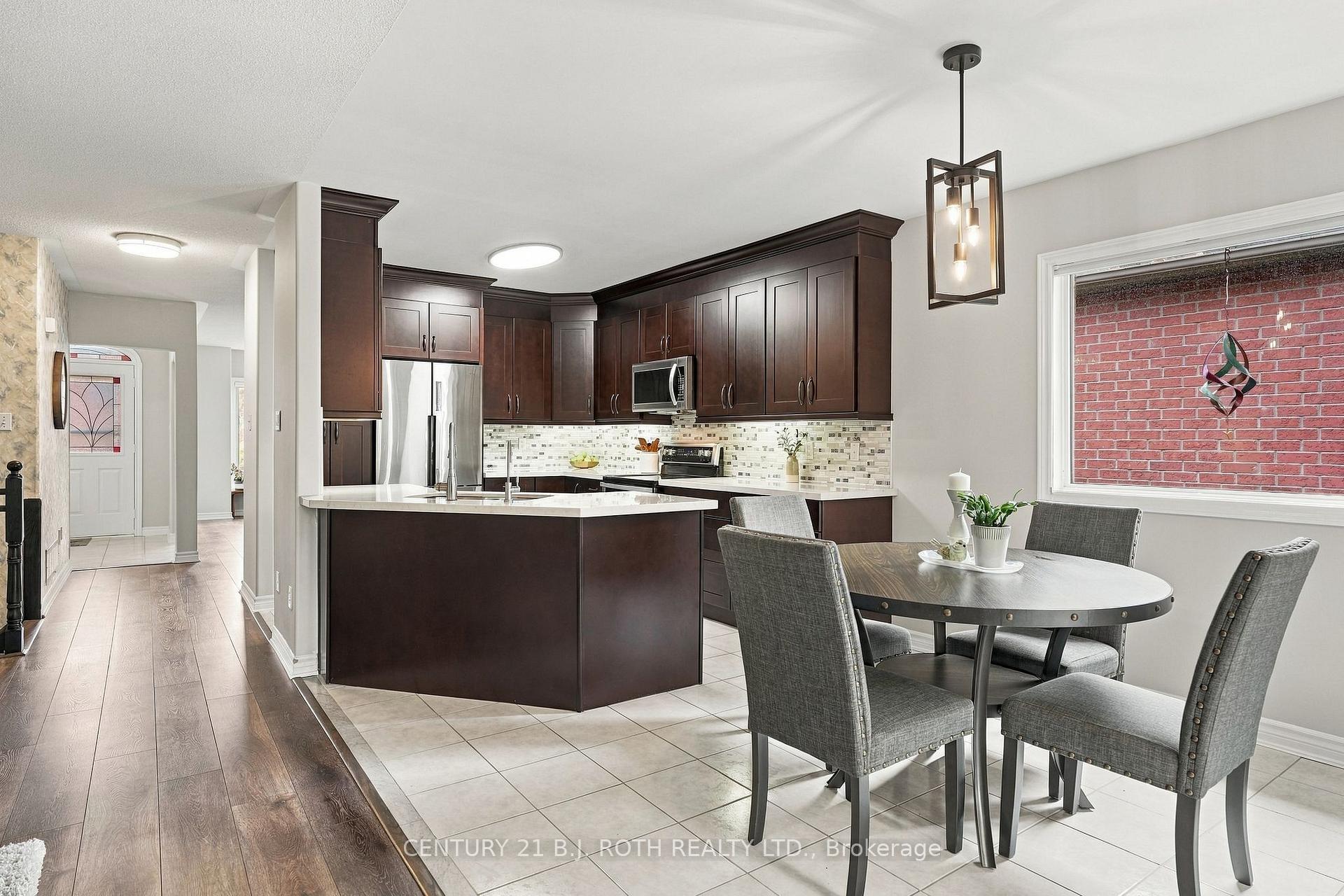 Photo 13 of 14 Bloxham Place, Barrie, Bayshore — HOMEH