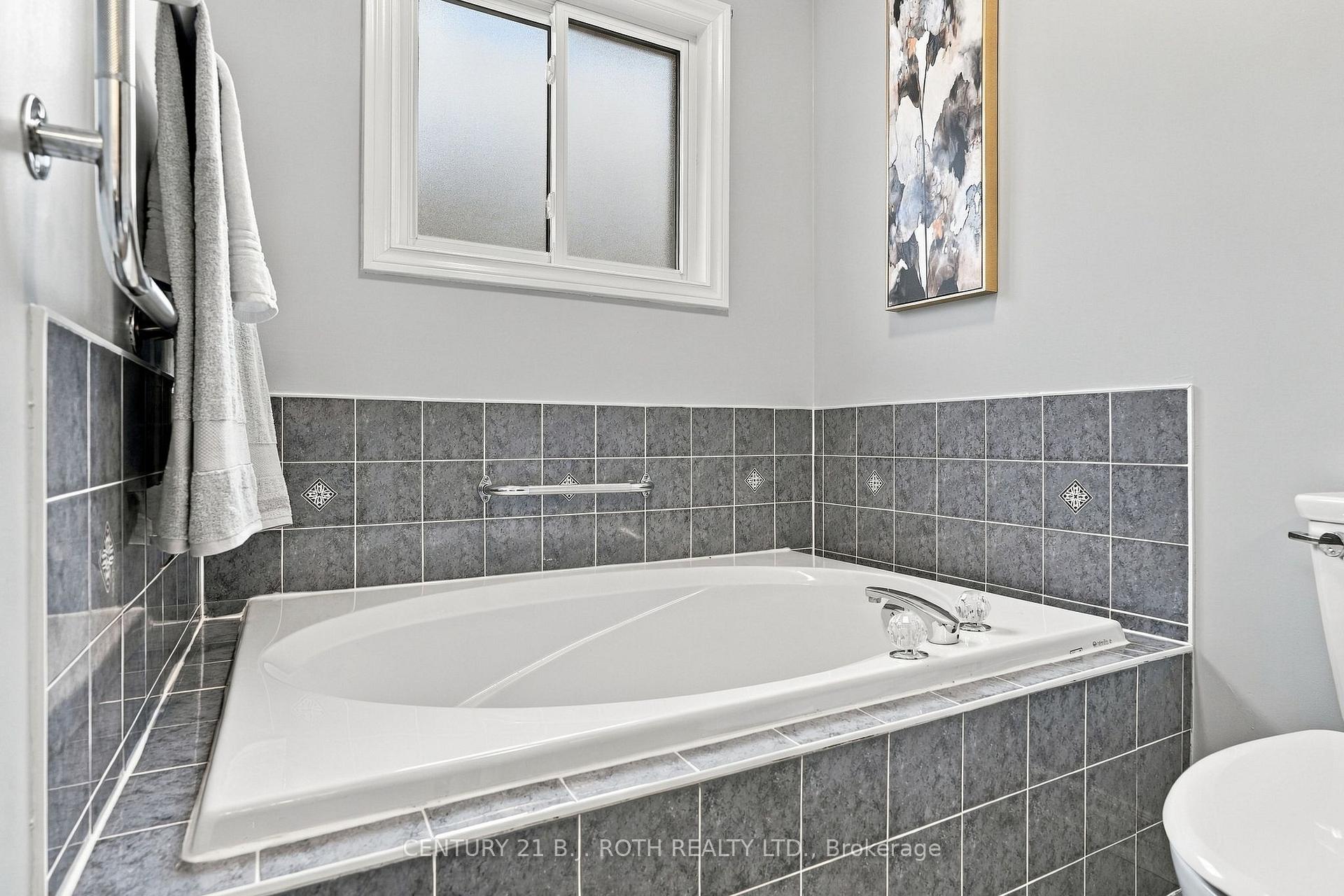 Photo 30 of 14 Bloxham Place, Barrie, Bayshore — HOMEH