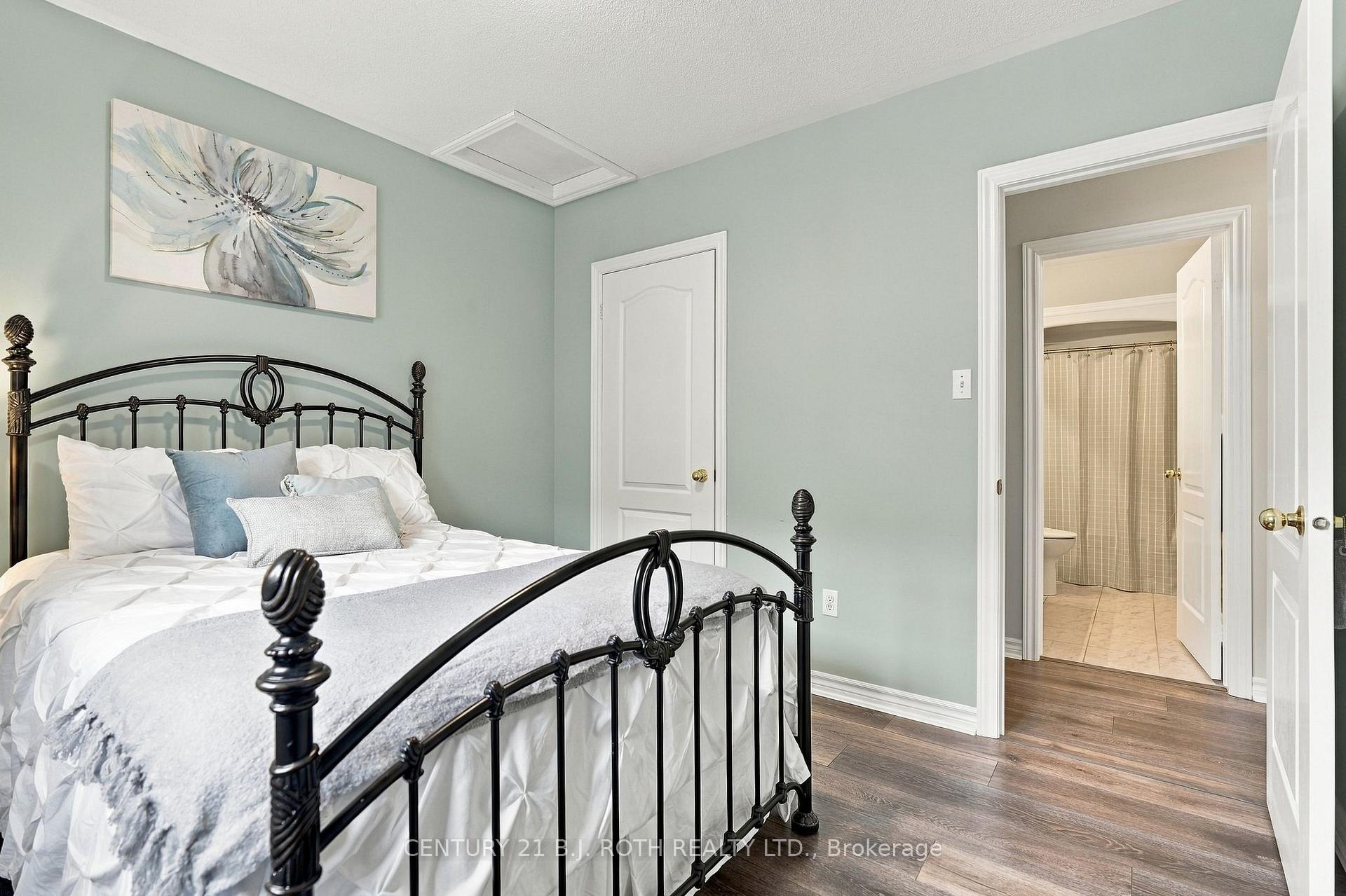 Photo 32 of 14 Bloxham Place, Barrie, Bayshore — HOMEH