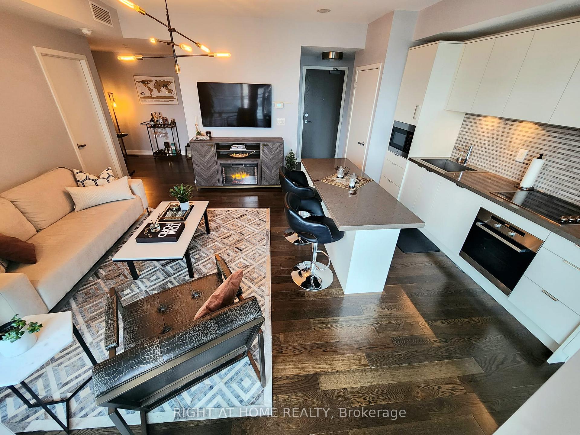 Photo 5 of Unit 1906, 21 Widmer Street, Toronto, Waterfront Communities — HOMEH
