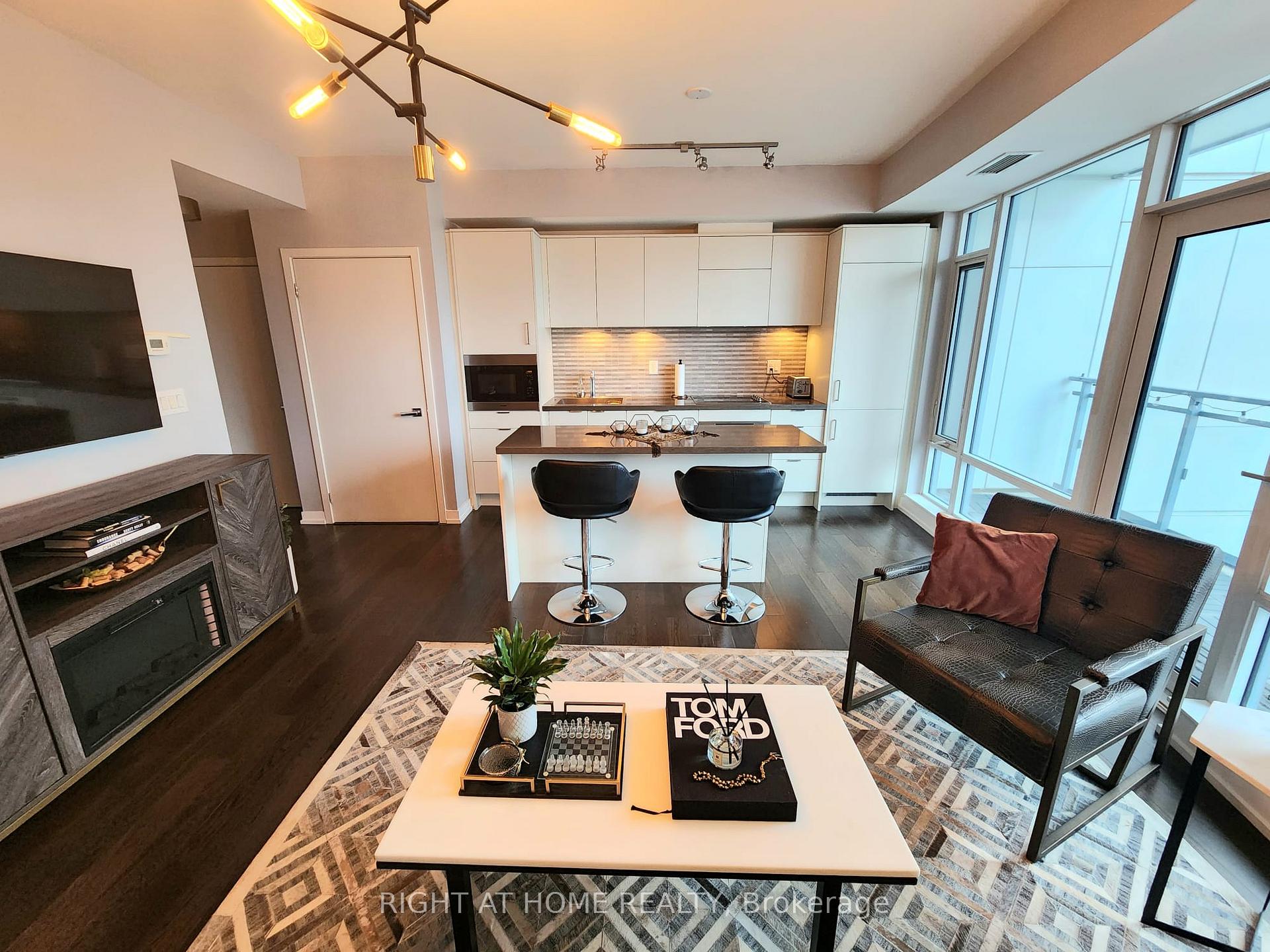 Photo 6 of Unit 1906, 21 Widmer Street, Toronto, Waterfront Communities — HOMEH