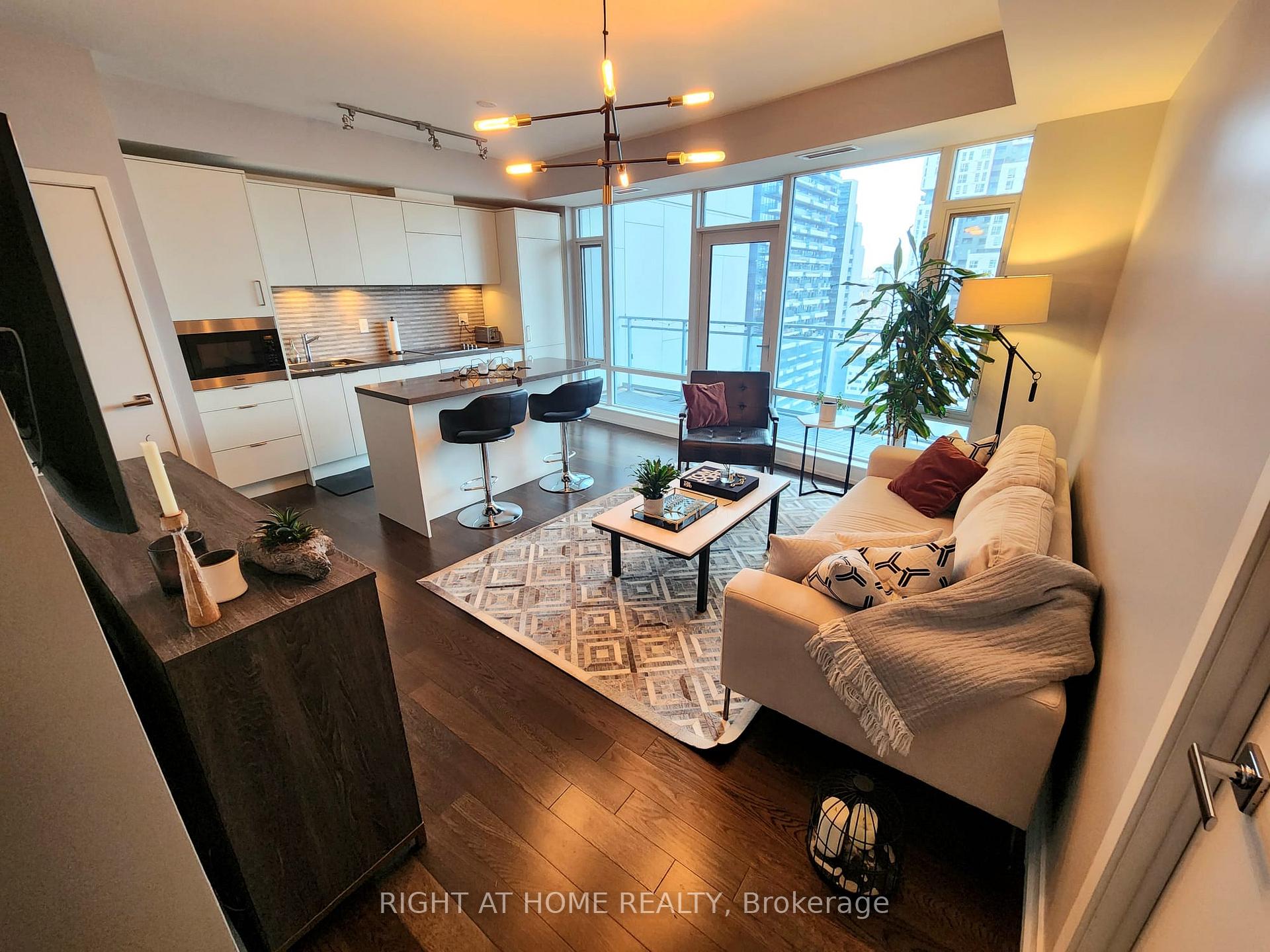 Photo 8 of Unit 1906, 21 Widmer Street, Toronto, Waterfront Communities — HOMEH